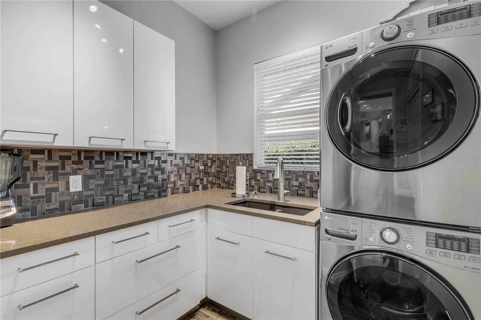 VENEZIA UNIT 04 - Residential