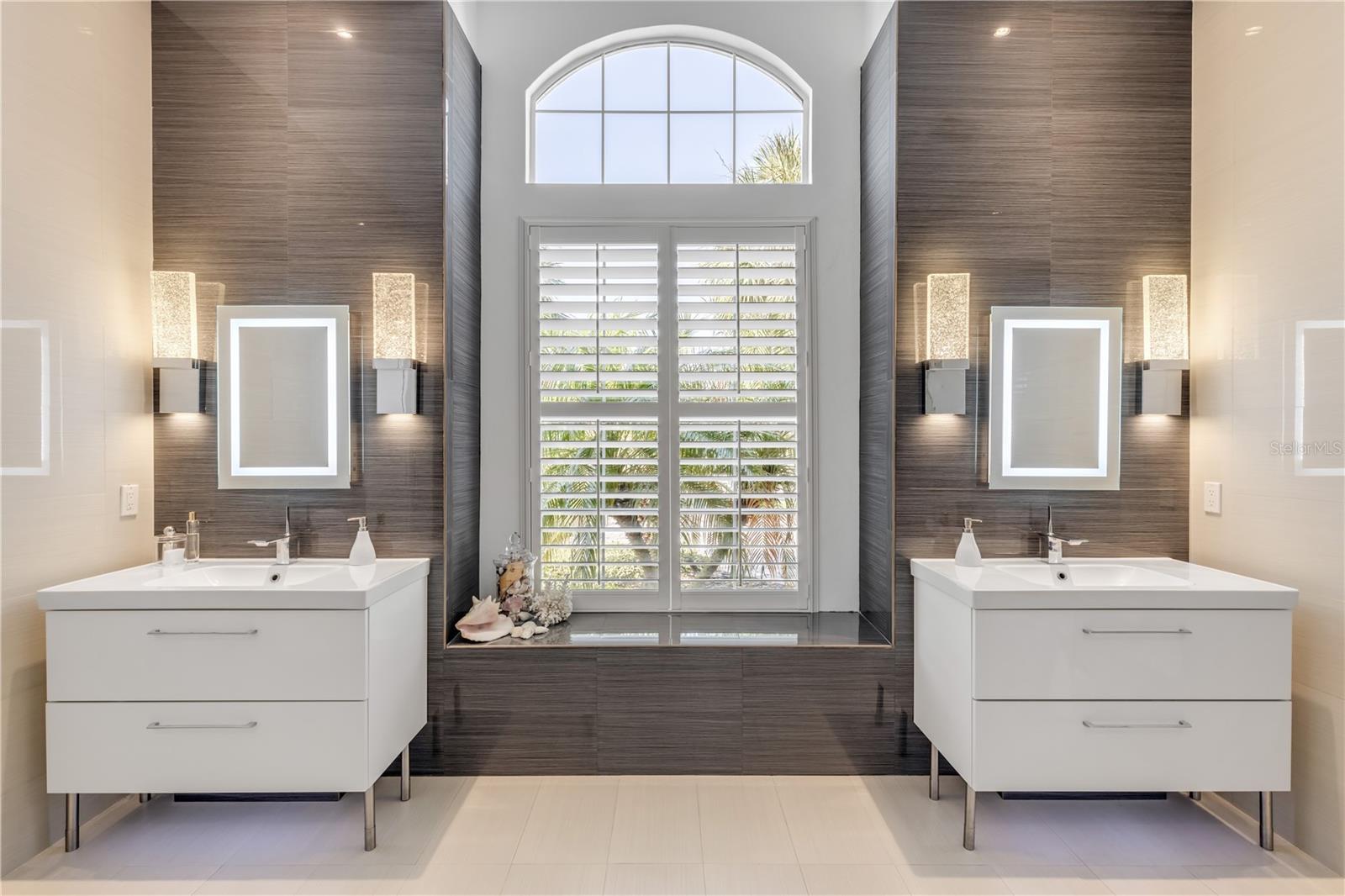 VENEZIA UNIT 04 - Residential