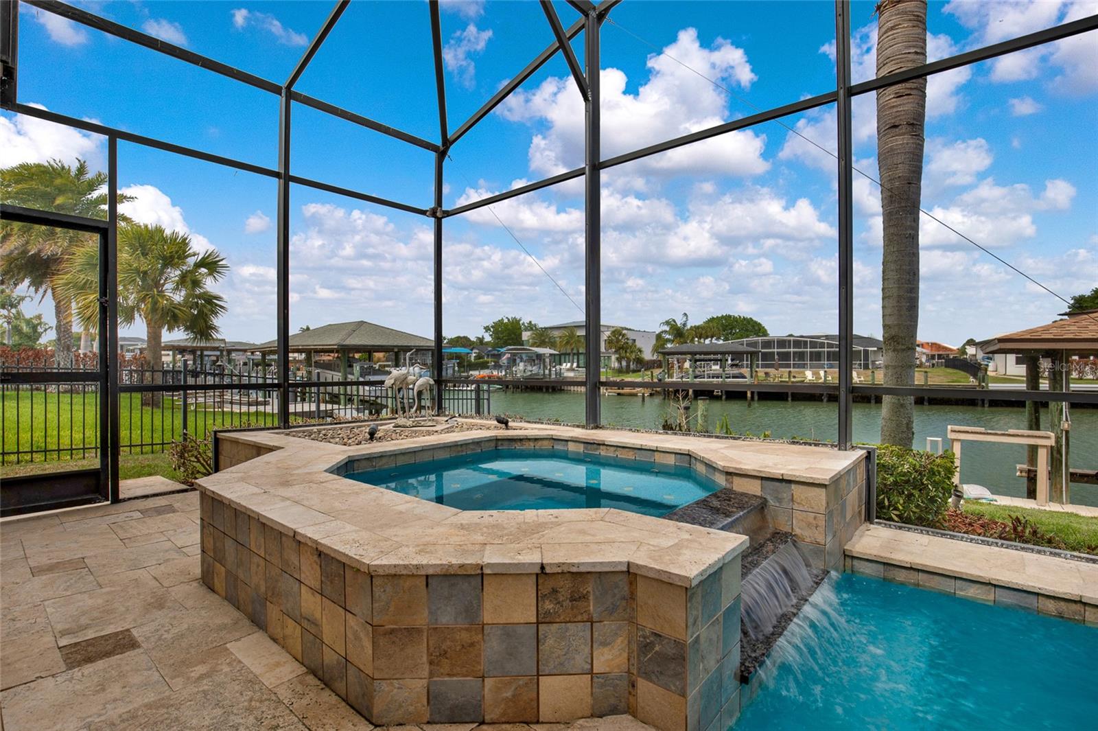 VENEZIA UNIT 04 - Residential