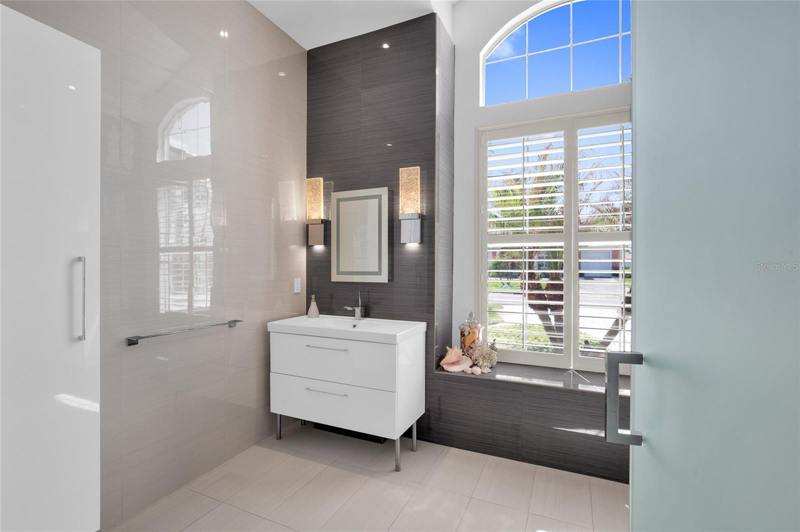 VENEZIA UNIT 04 - Residential