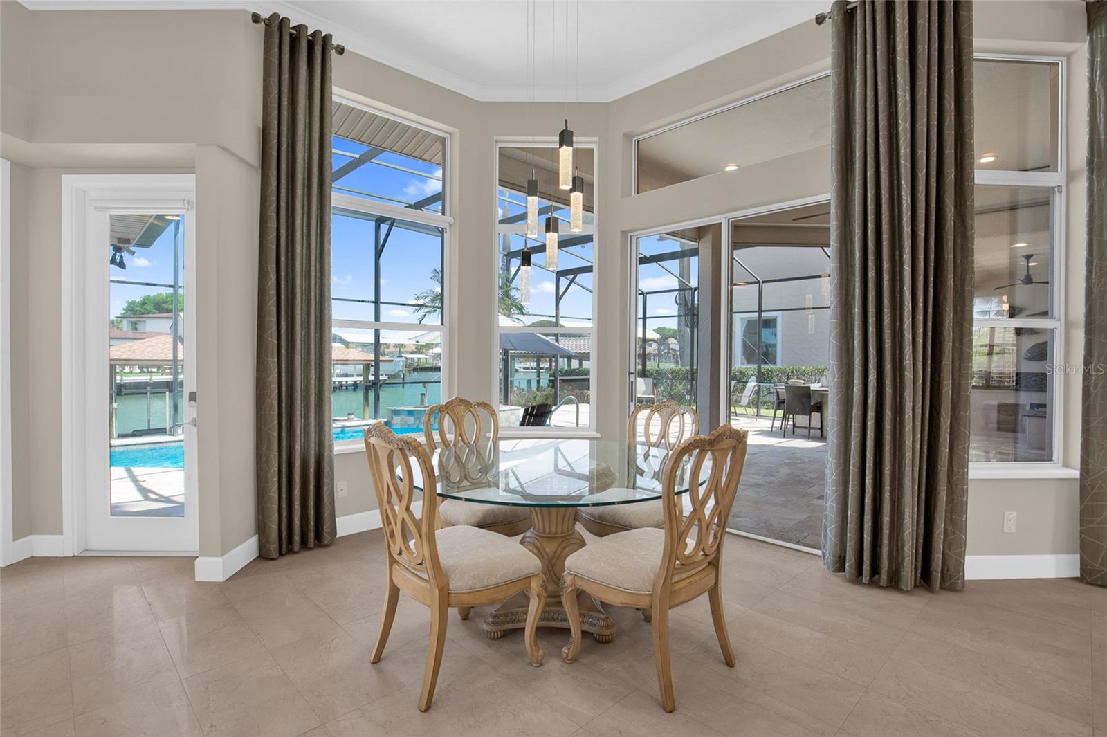 VENEZIA UNIT 04 - Residential