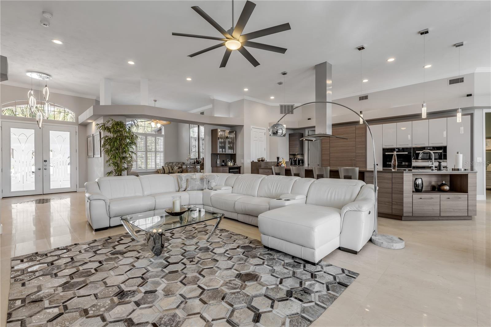 VENEZIA UNIT 04 - Residential