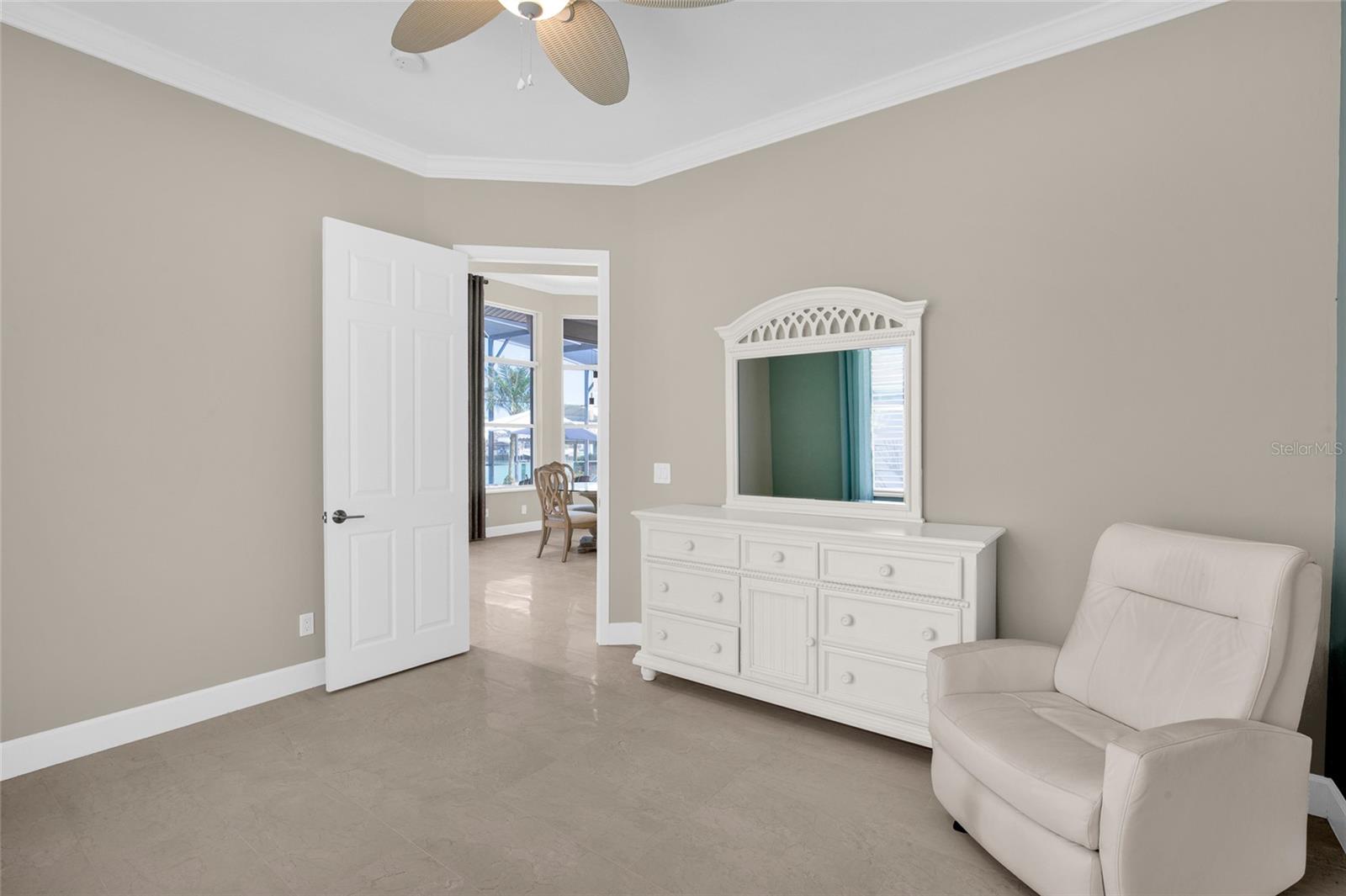 VENEZIA UNIT 04 - Residential