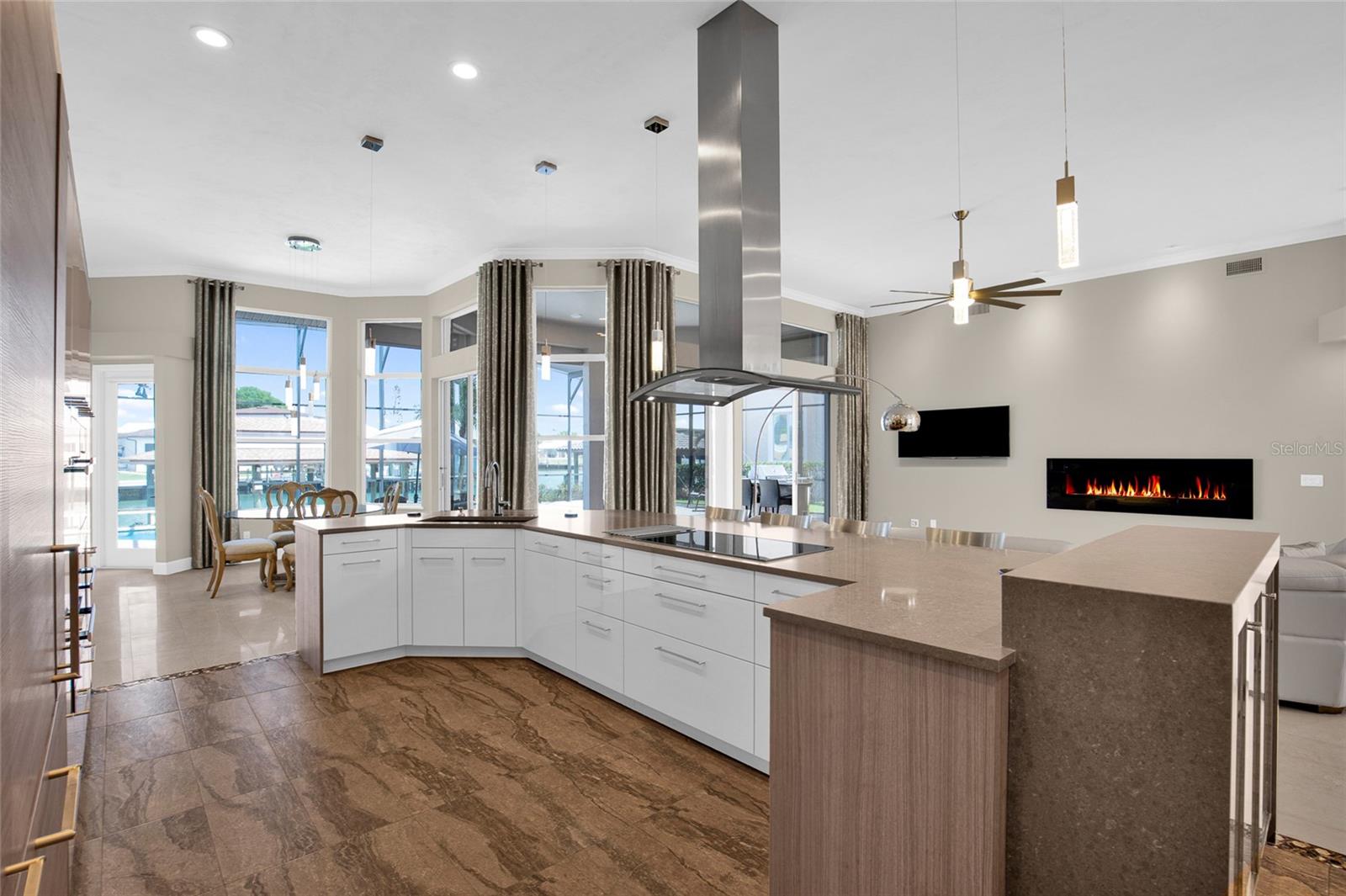 VENEZIA UNIT 04 - Residential