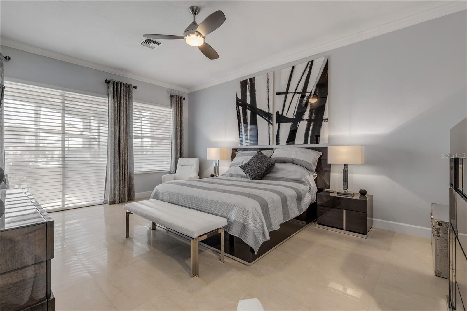 VENEZIA UNIT 04 - Residential