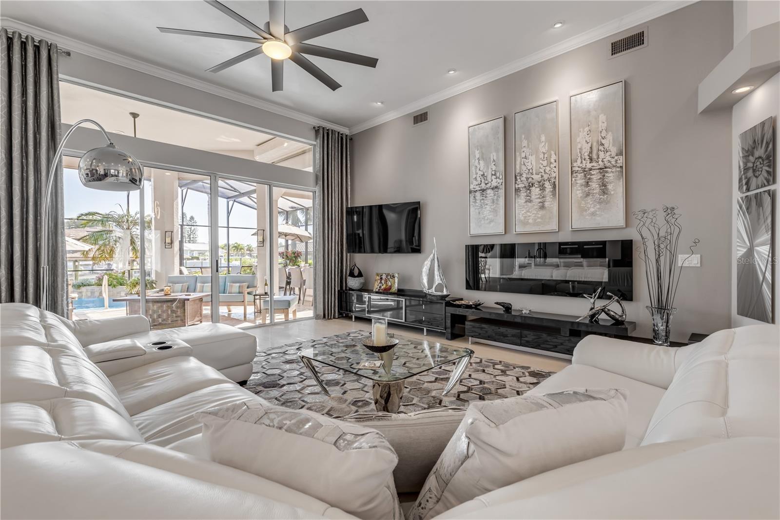 VENEZIA UNIT 04 - Residential