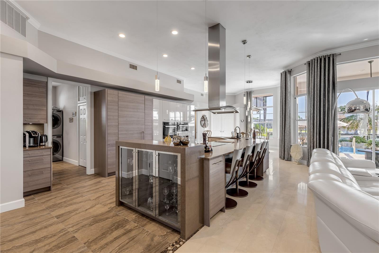 VENEZIA UNIT 04 - Residential