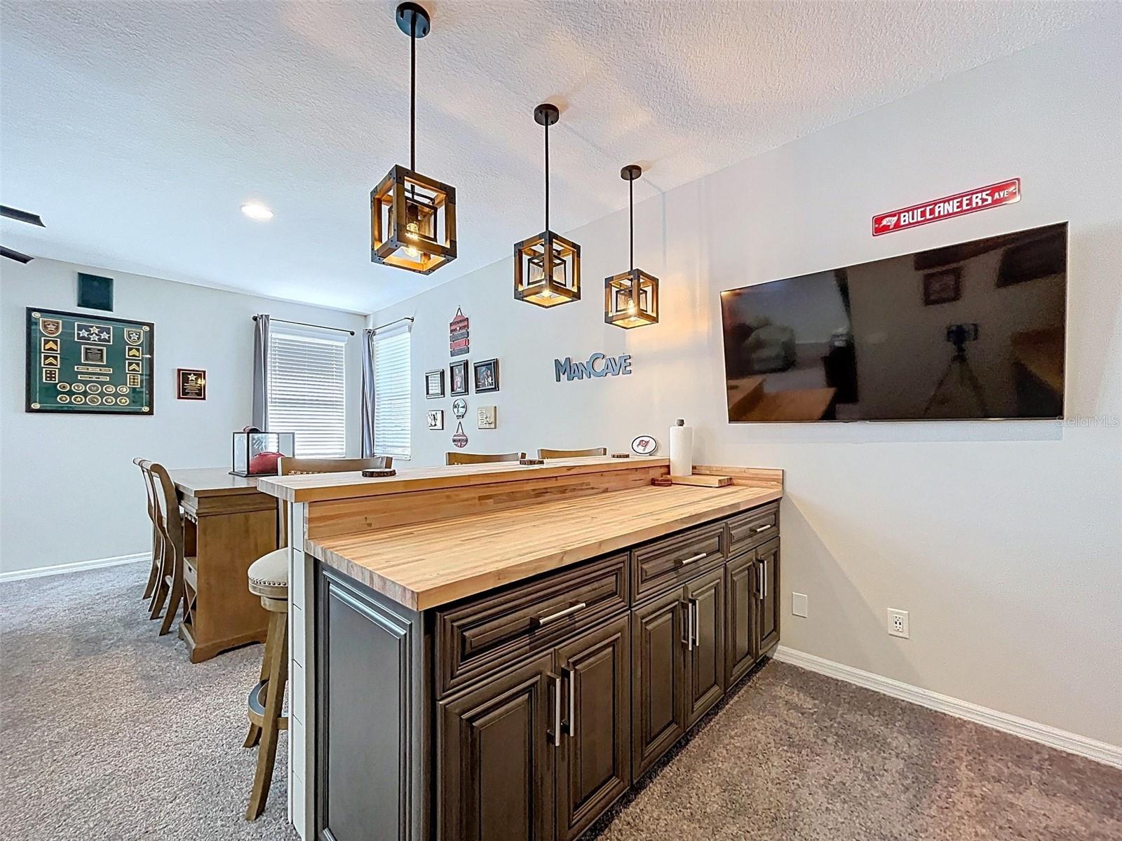 LOT 141 LESS N 13.97 FT, ALL OF LOT 142 BOUGAINVIL - Residential