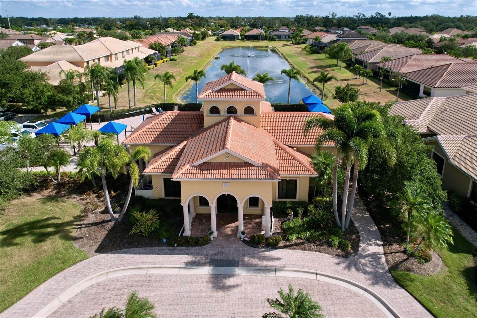 LOT 141 LESS N 13.97 FT, ALL OF LOT 142 BOUGAINVIL - Residential