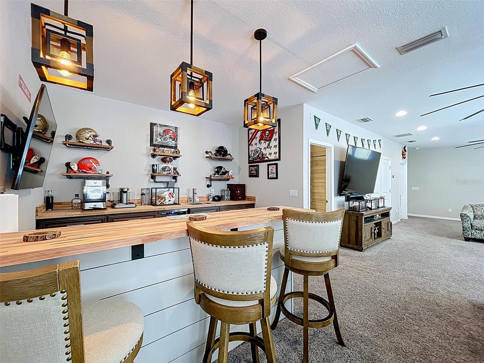 LOT 141 LESS N 13.97 FT, ALL OF LOT 142 BOUGAINVIL - Residential