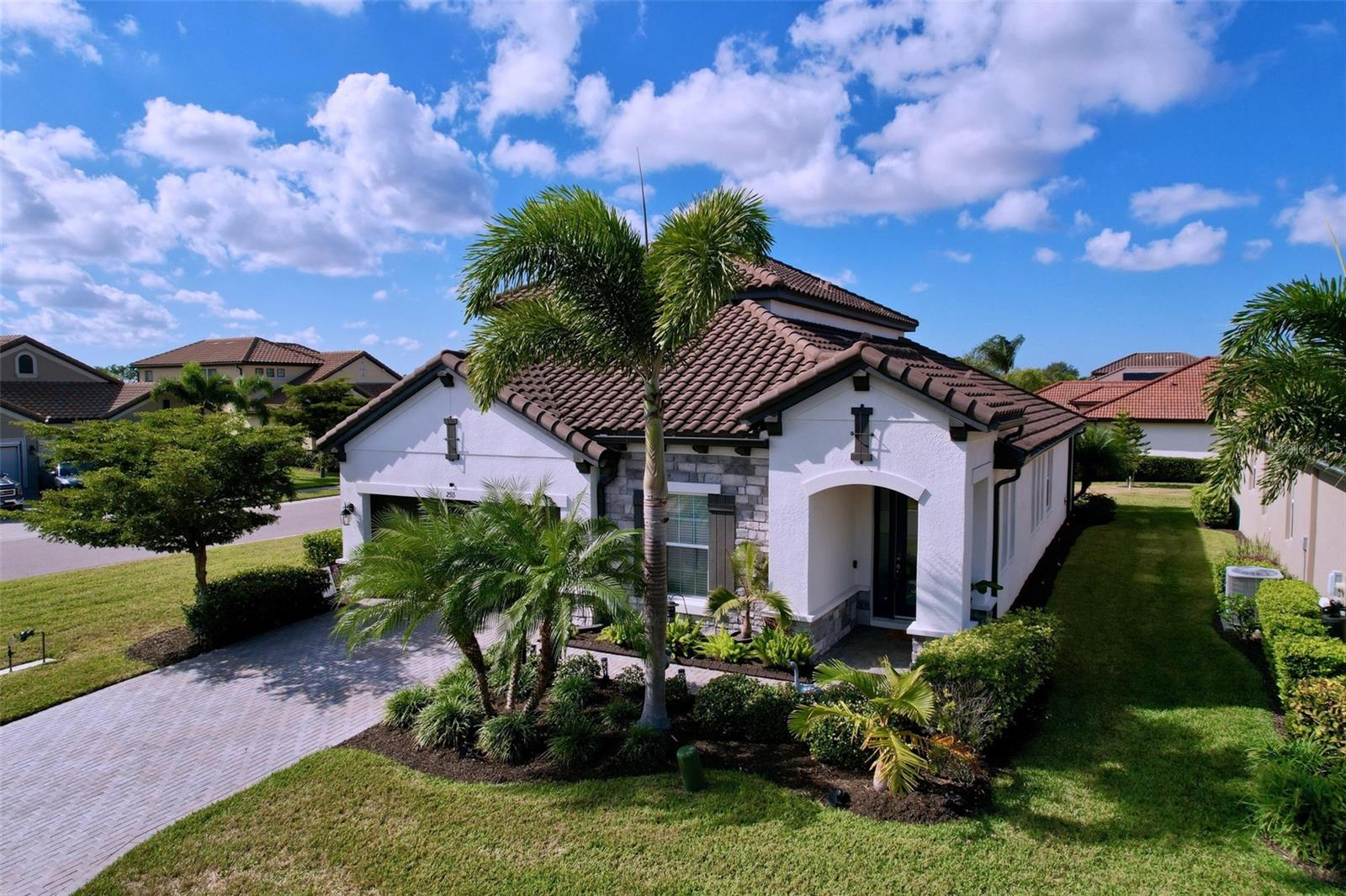 LOT 141 LESS N 13.97 FT, ALL OF LOT 142 BOUGAINVIL - Residential