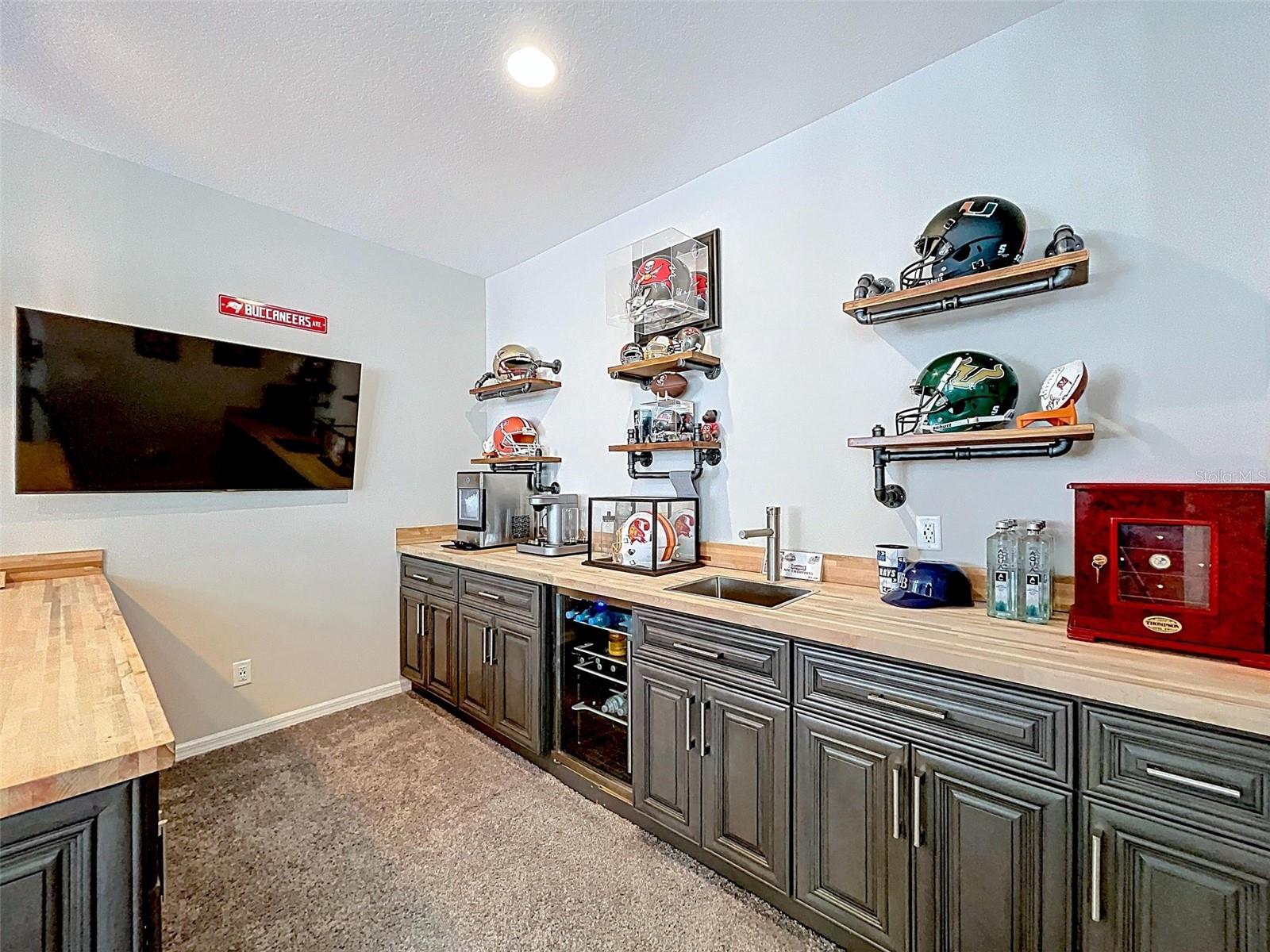 LOT 141 LESS N 13.97 FT, ALL OF LOT 142 BOUGAINVIL - Residential