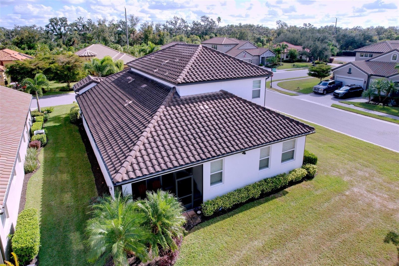 LOT 141 LESS N 13.97 FT, ALL OF LOT 142 BOUGAINVIL - Residential