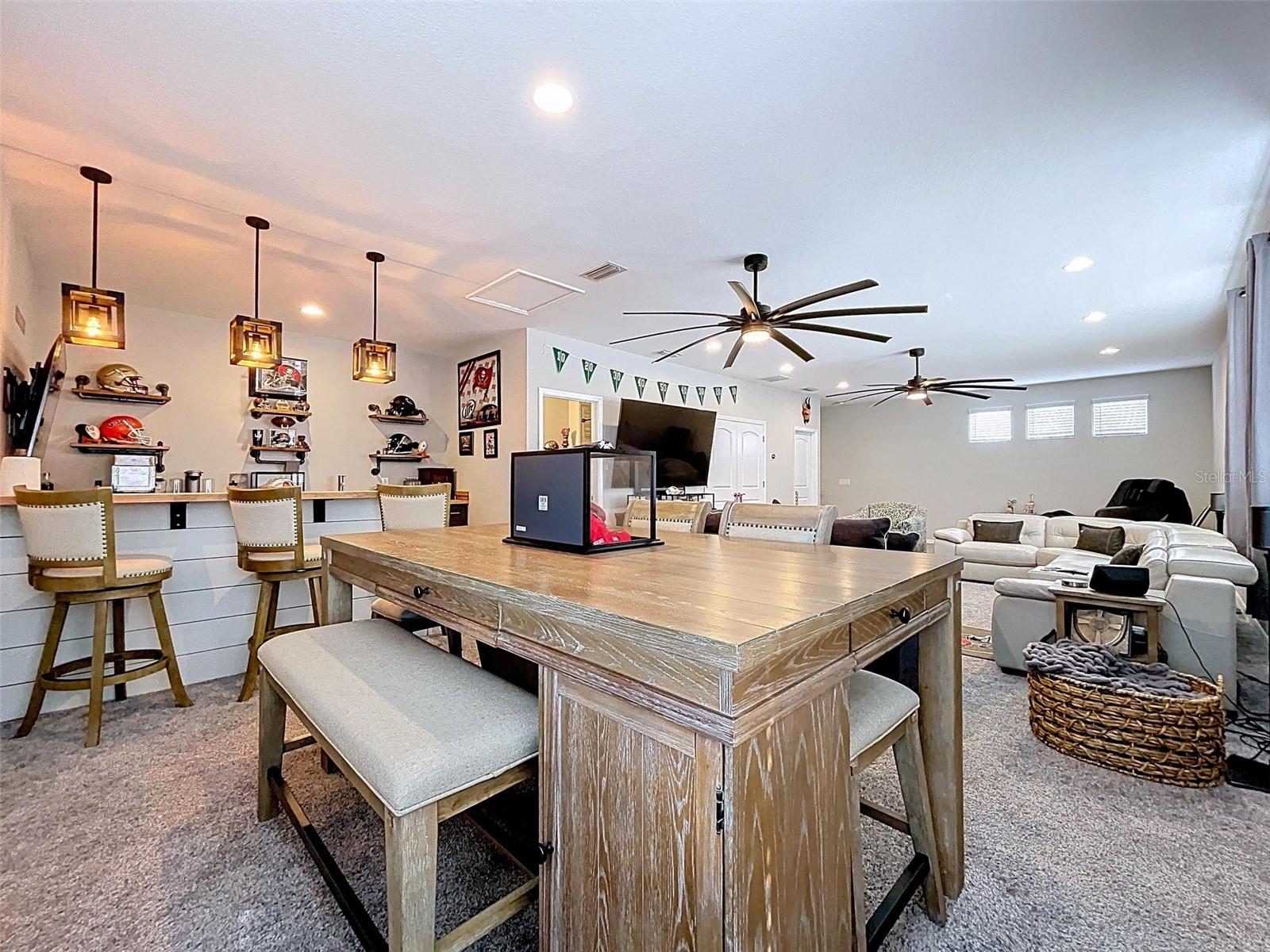 LOT 141 LESS N 13.97 FT, ALL OF LOT 142 BOUGAINVIL - Residential