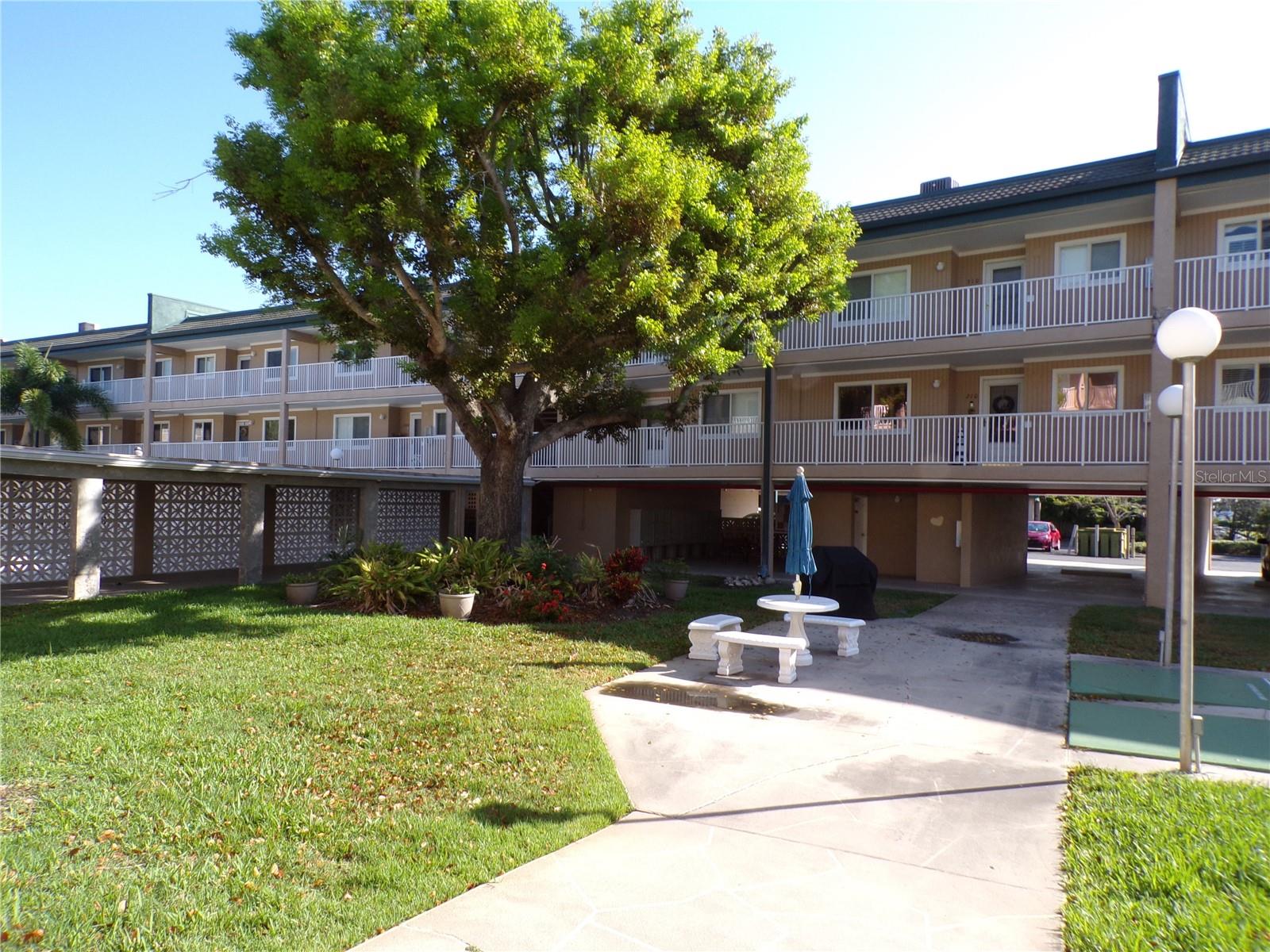 CHARLEVOI - Residential Lease