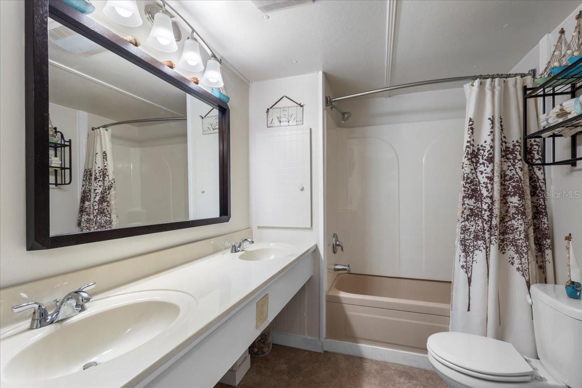 FOREST PARK HILLS - Residential