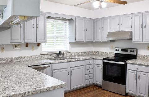 Tiny photo for 13124 NW 160th Avenue, Morriston, FL 32668 (MLS # TB8511652)