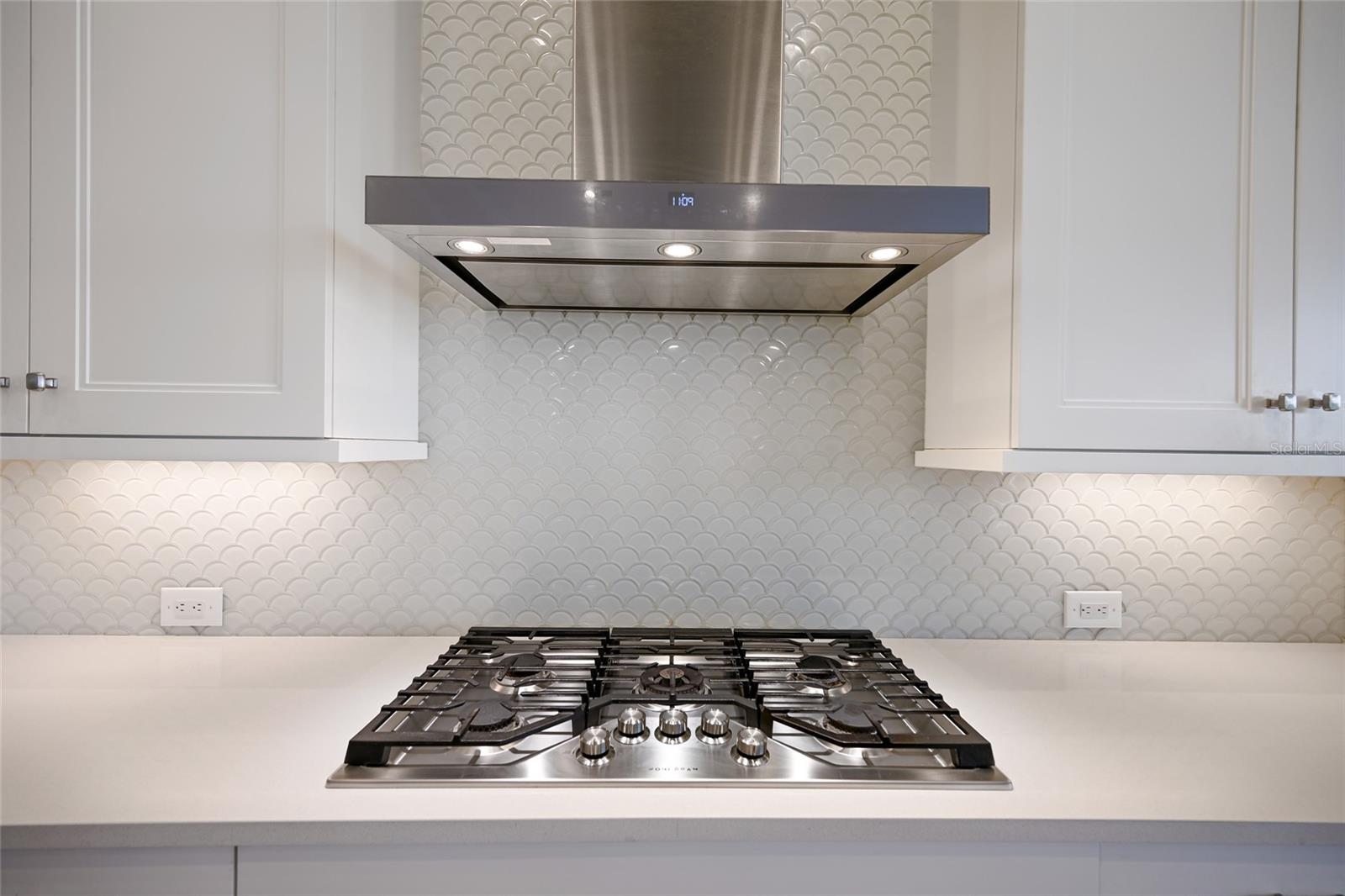 LAKEHOUSE COVE - Residential