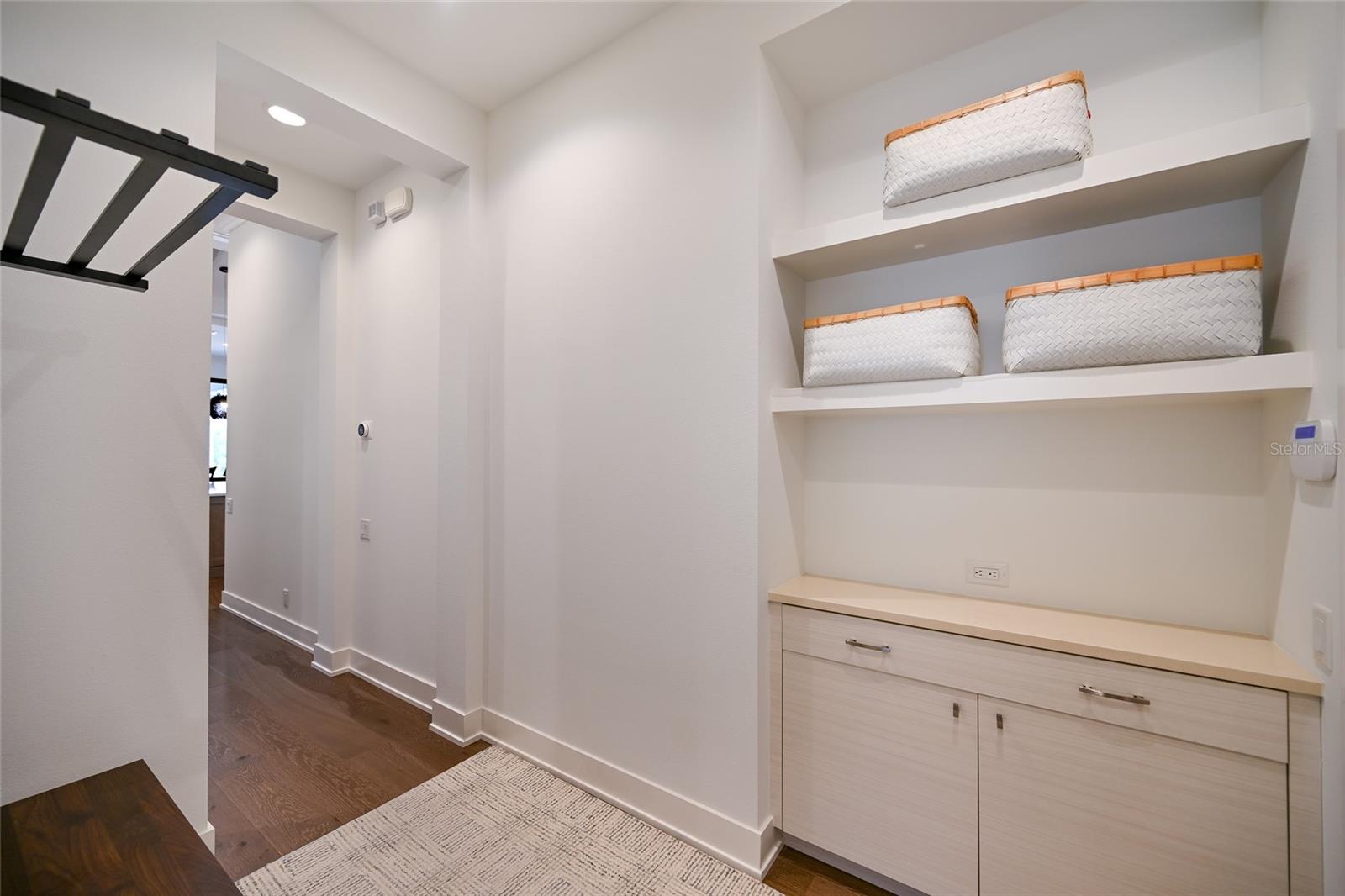 LAKEHOUSE COVE - Residential