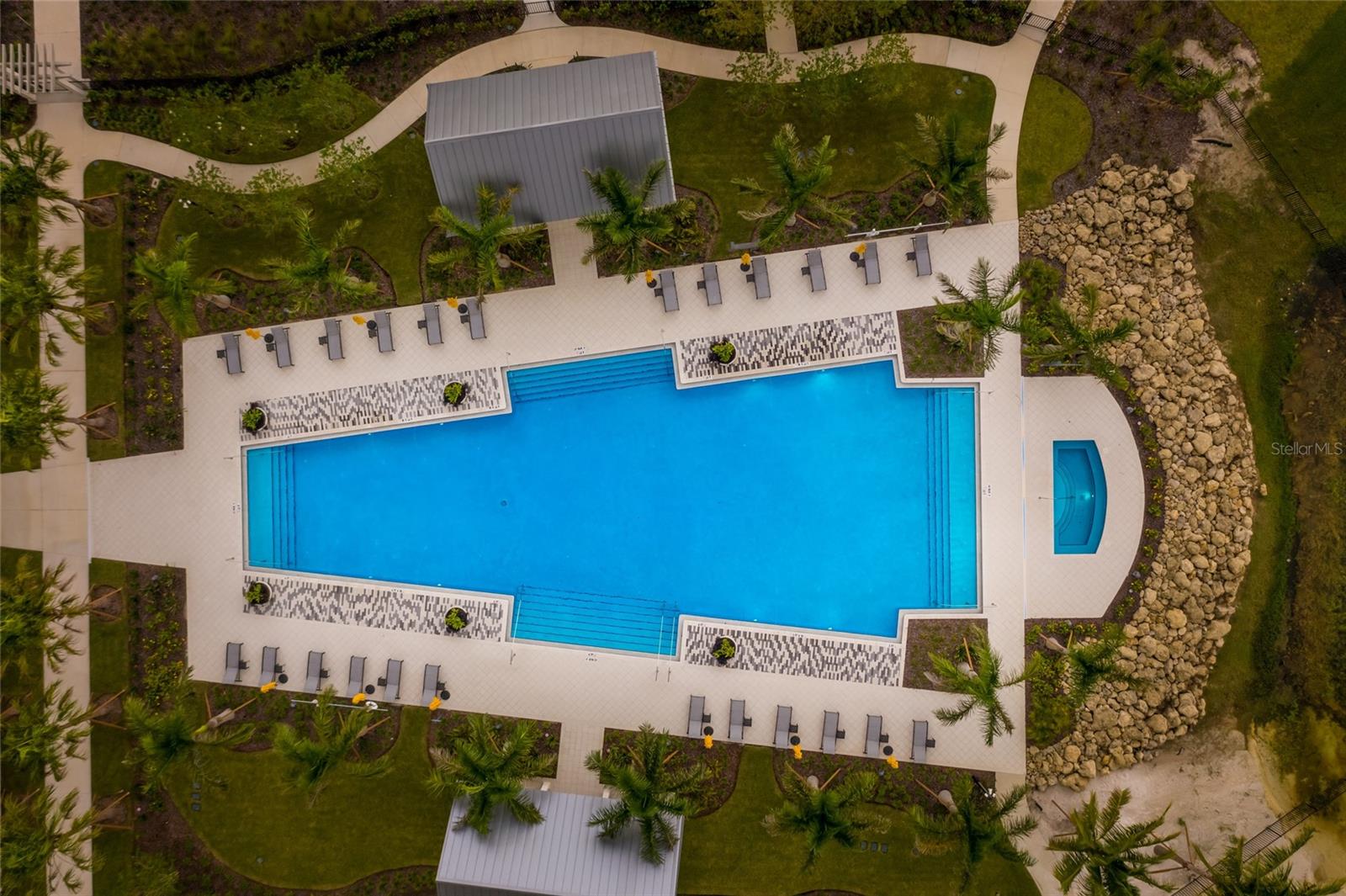 LAKEHOUSE COVE - Residential