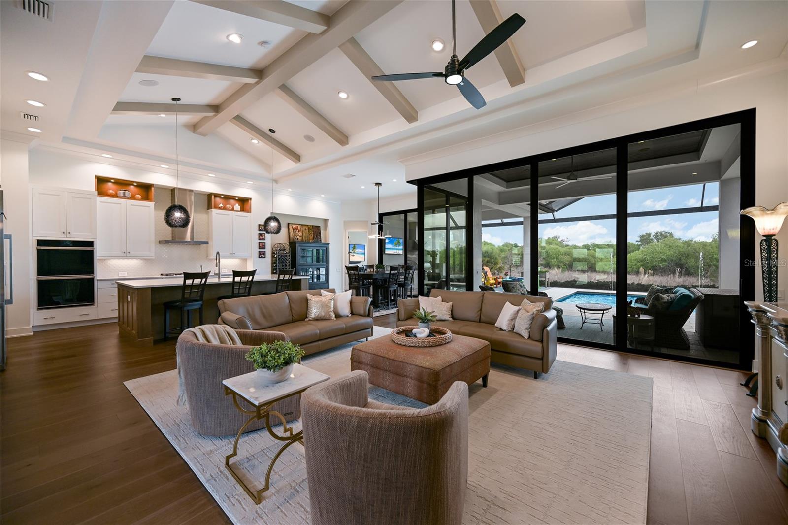 LAKEHOUSE COVE - Residential