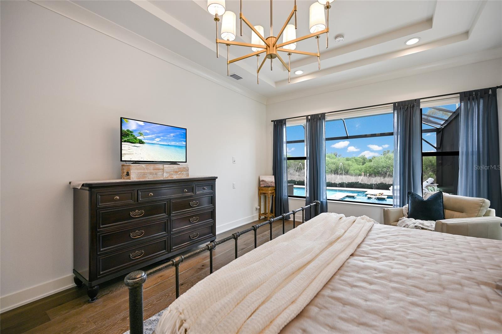 LAKEHOUSE COVE - Residential