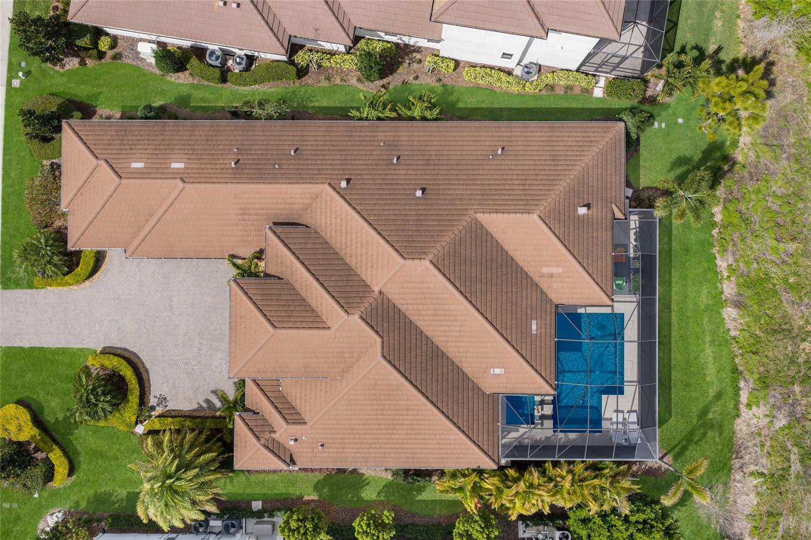 LAKEHOUSE COVE - Residential