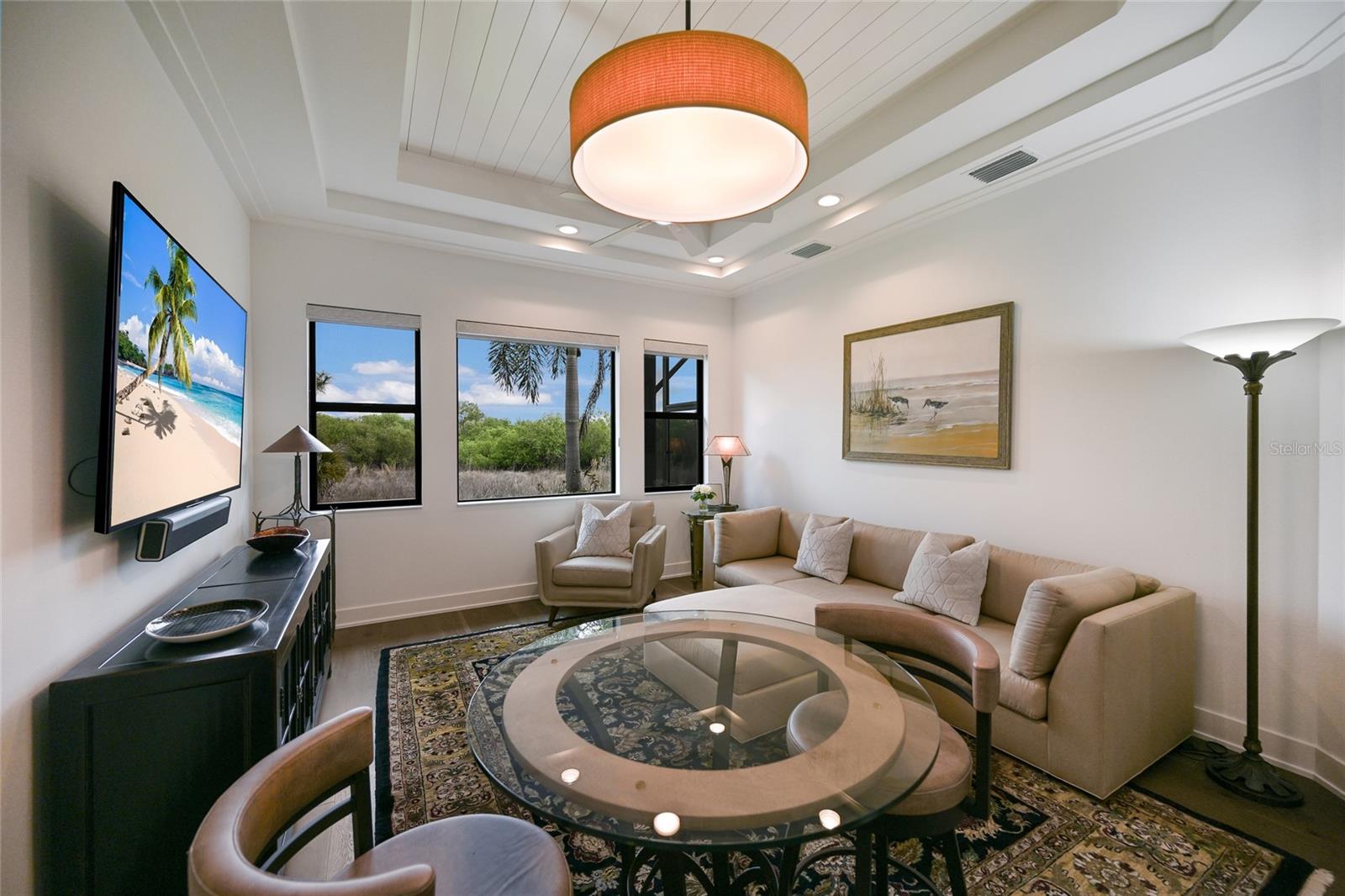 LAKEHOUSE COVE - Residential