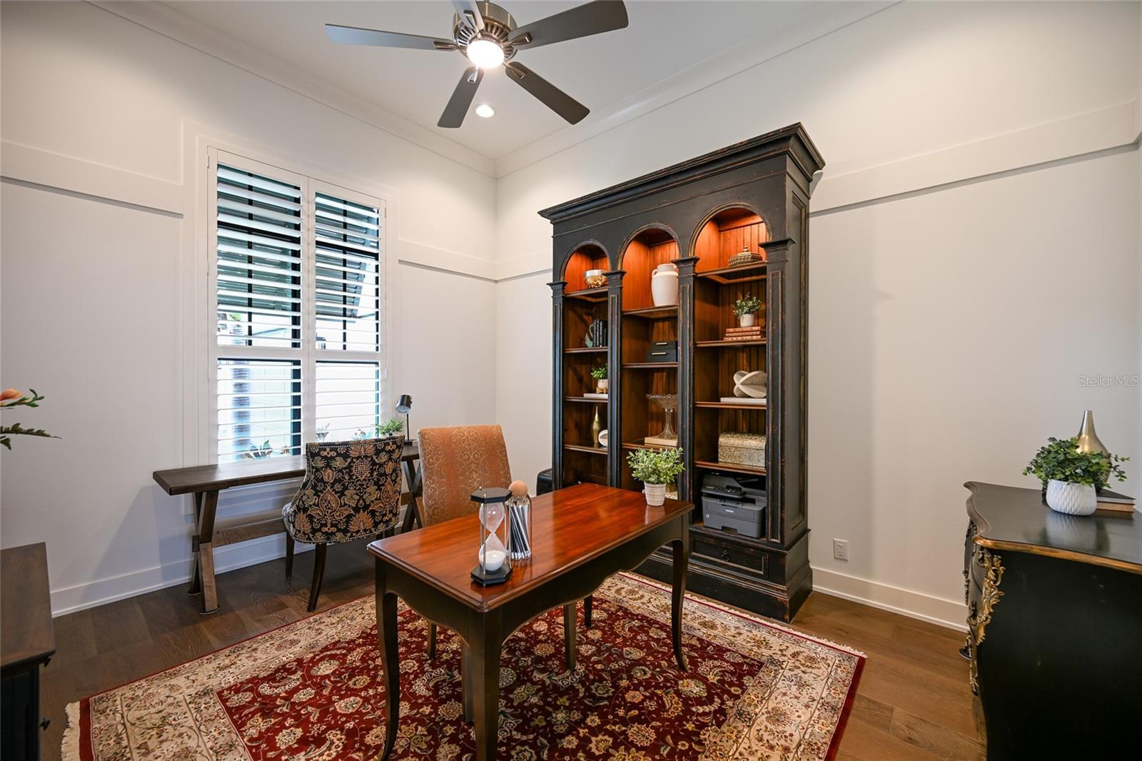 LAKEHOUSE COVE - Residential