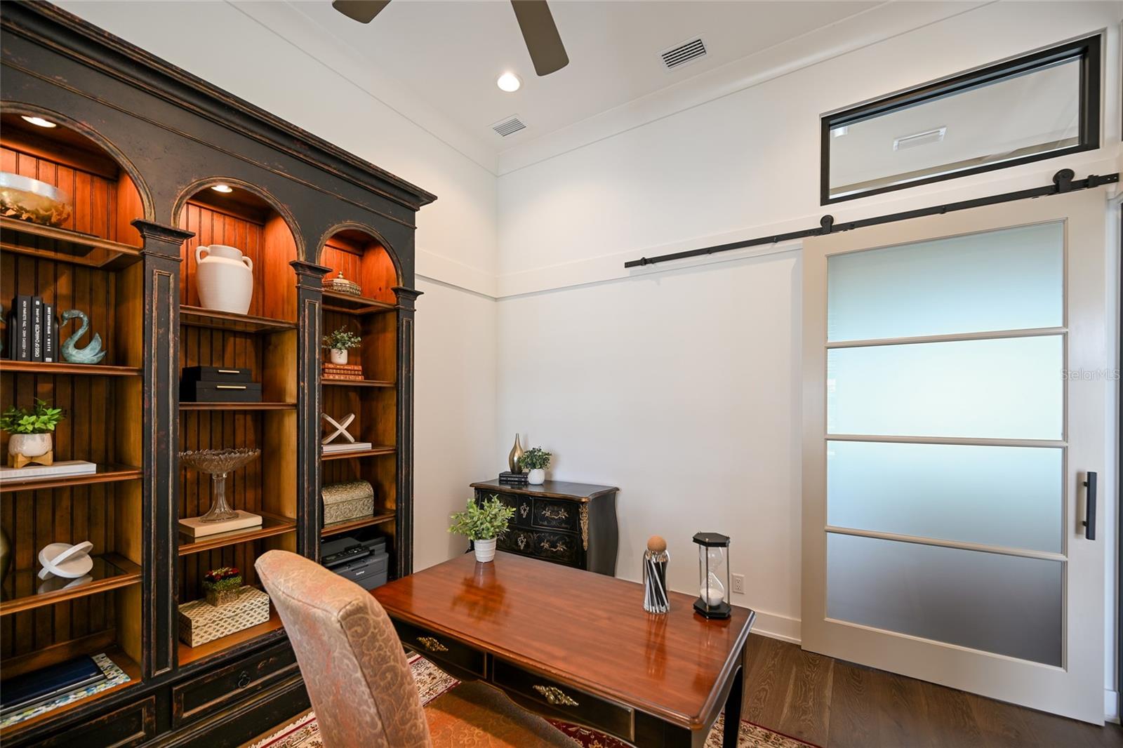 LAKEHOUSE COVE - Residential