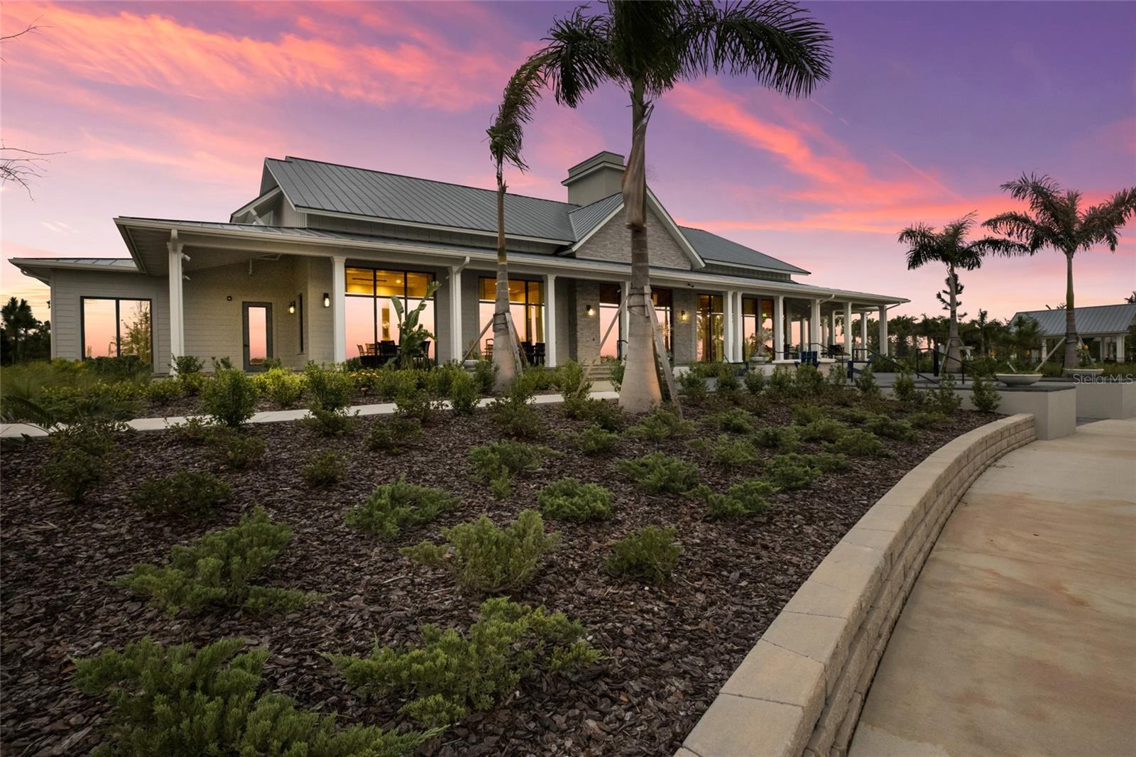 LAKEHOUSE COVE - Residential