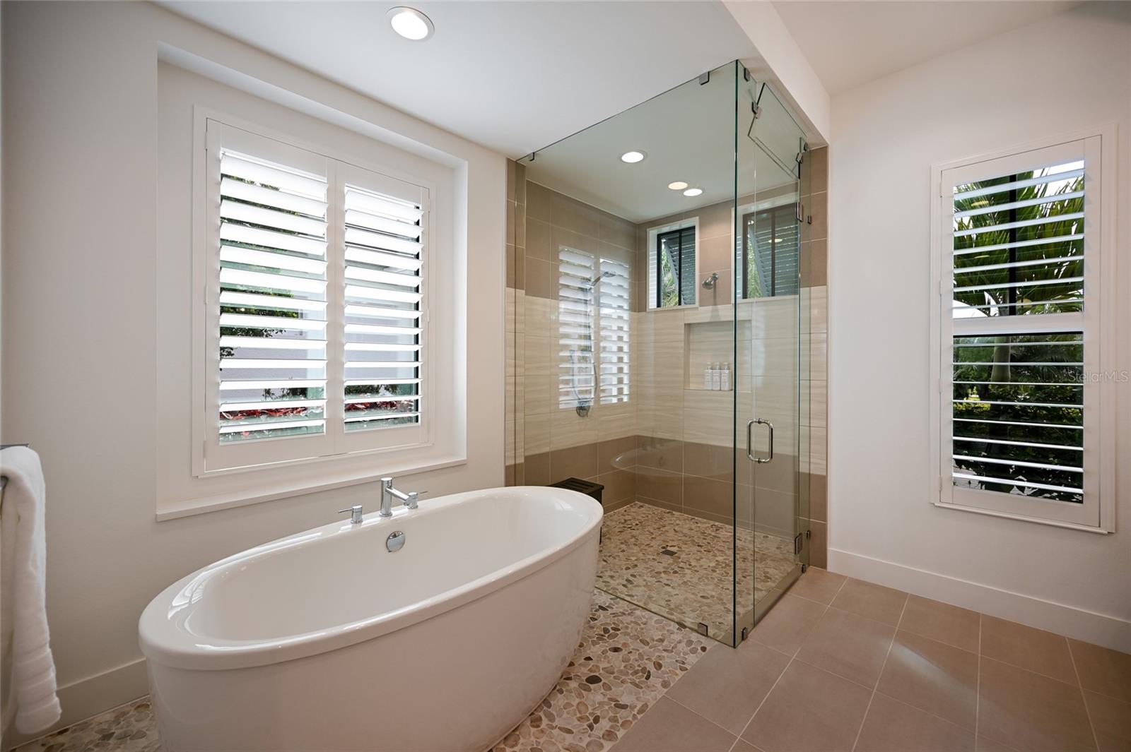 LAKEHOUSE COVE - Residential