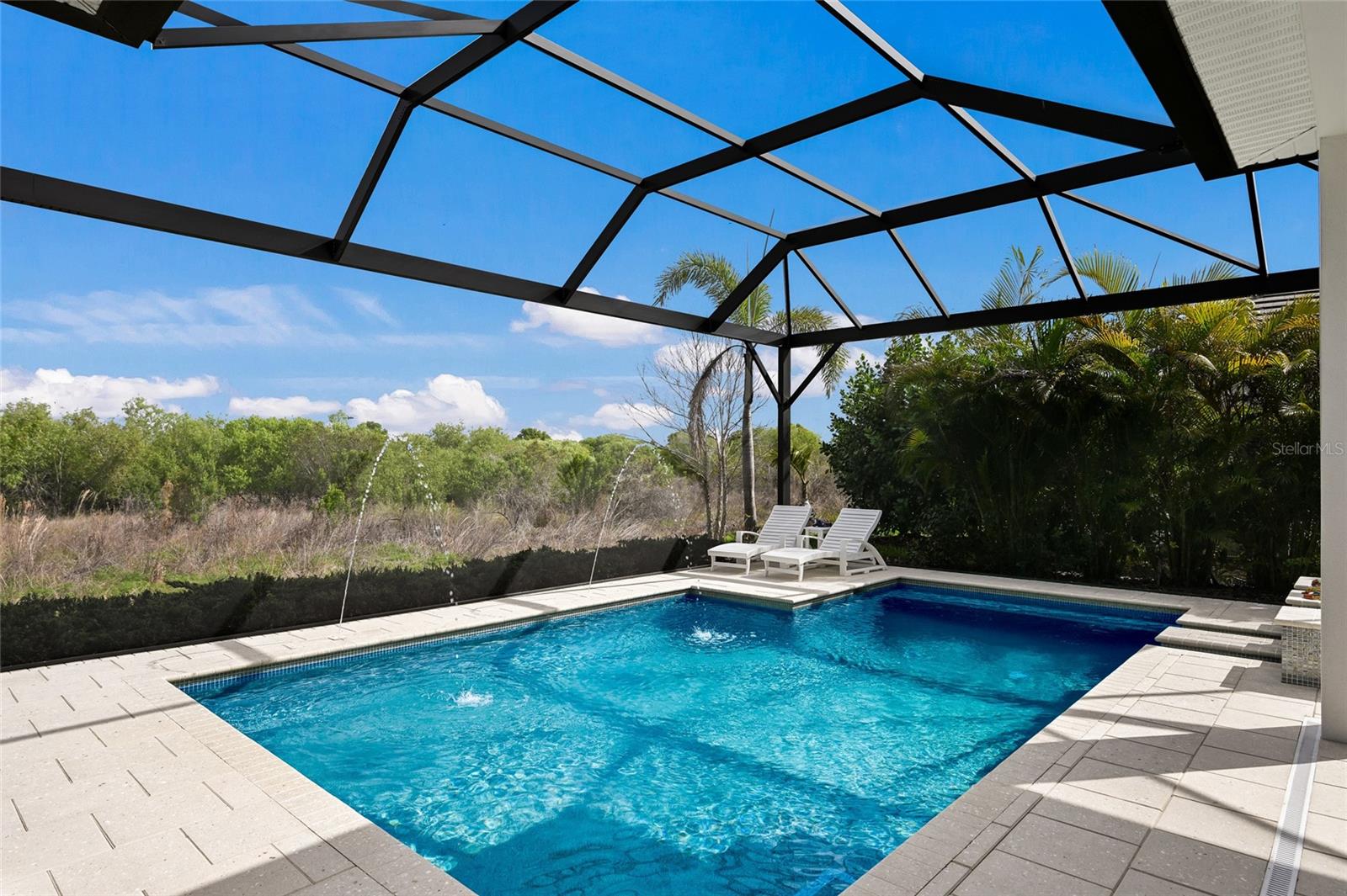 LAKEHOUSE COVE - Residential