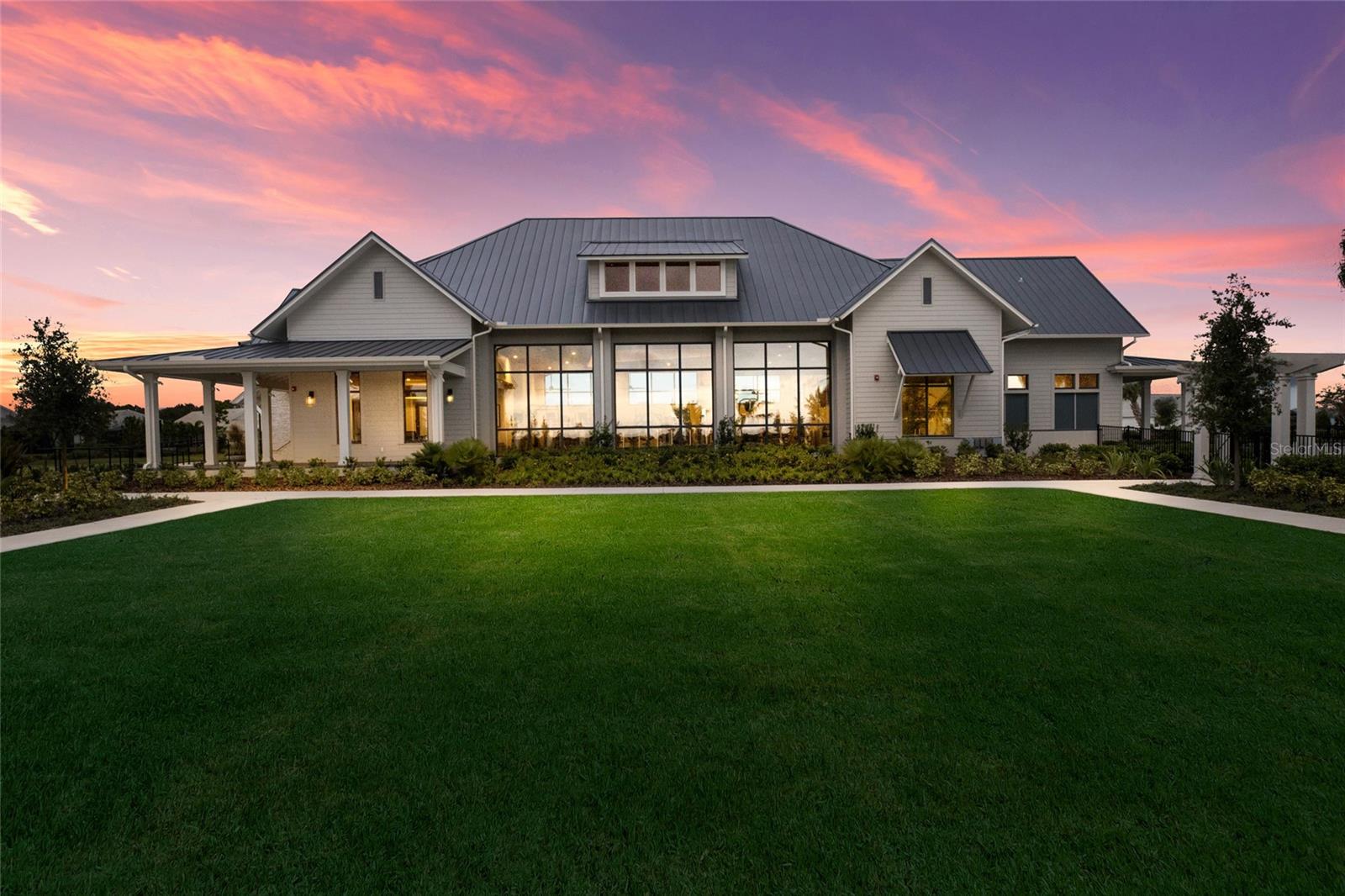 LAKEHOUSE COVE - Residential