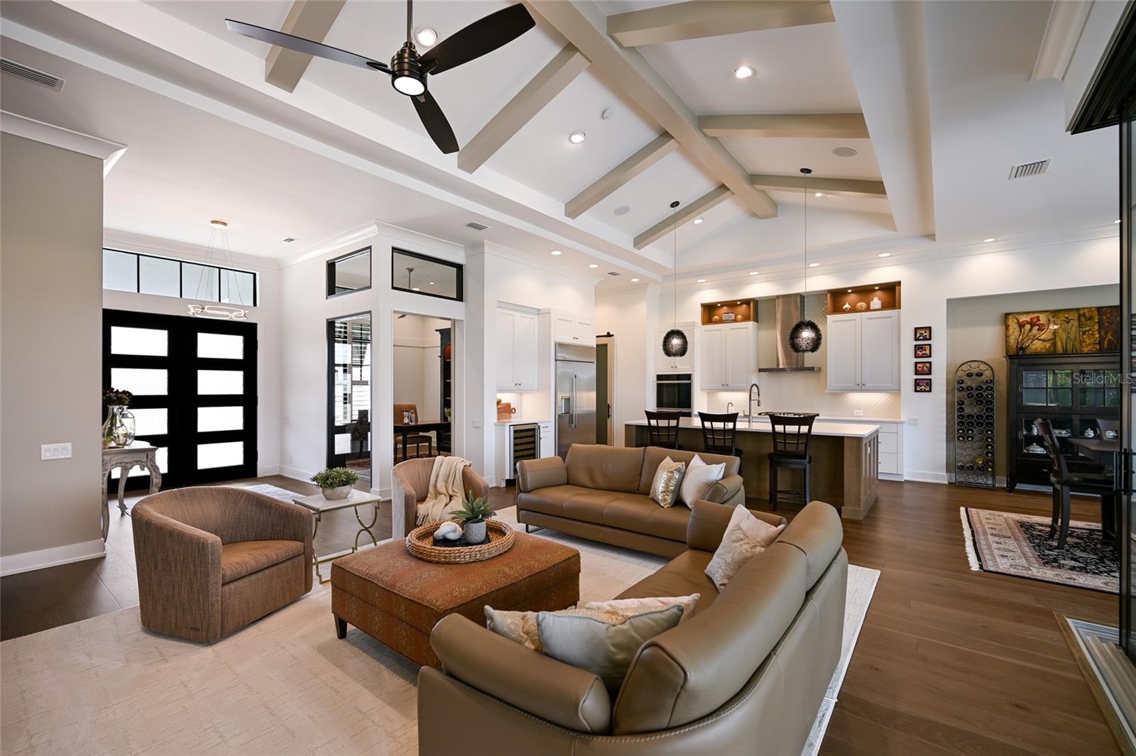 LAKEHOUSE COVE - Residential