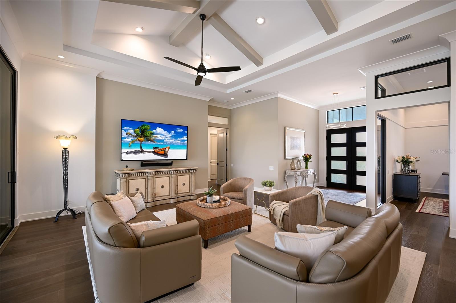 LAKEHOUSE COVE - Residential