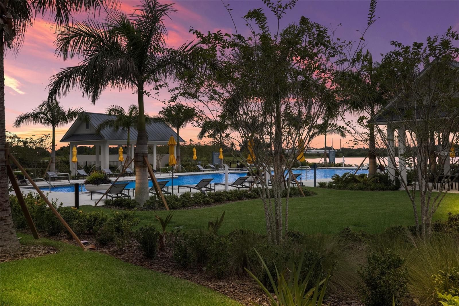 LAKEHOUSE COVE - Residential