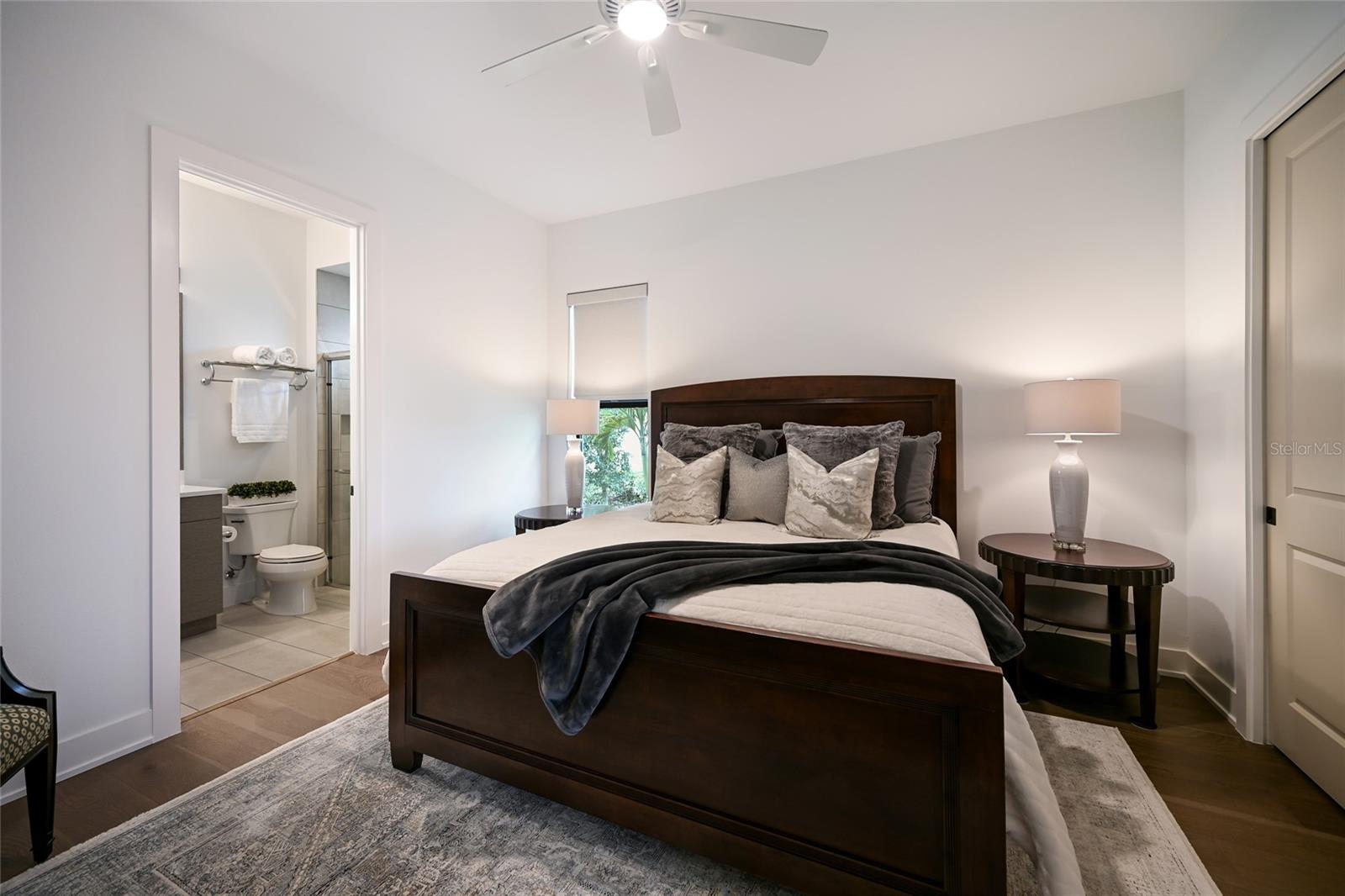 LAKEHOUSE COVE - Residential