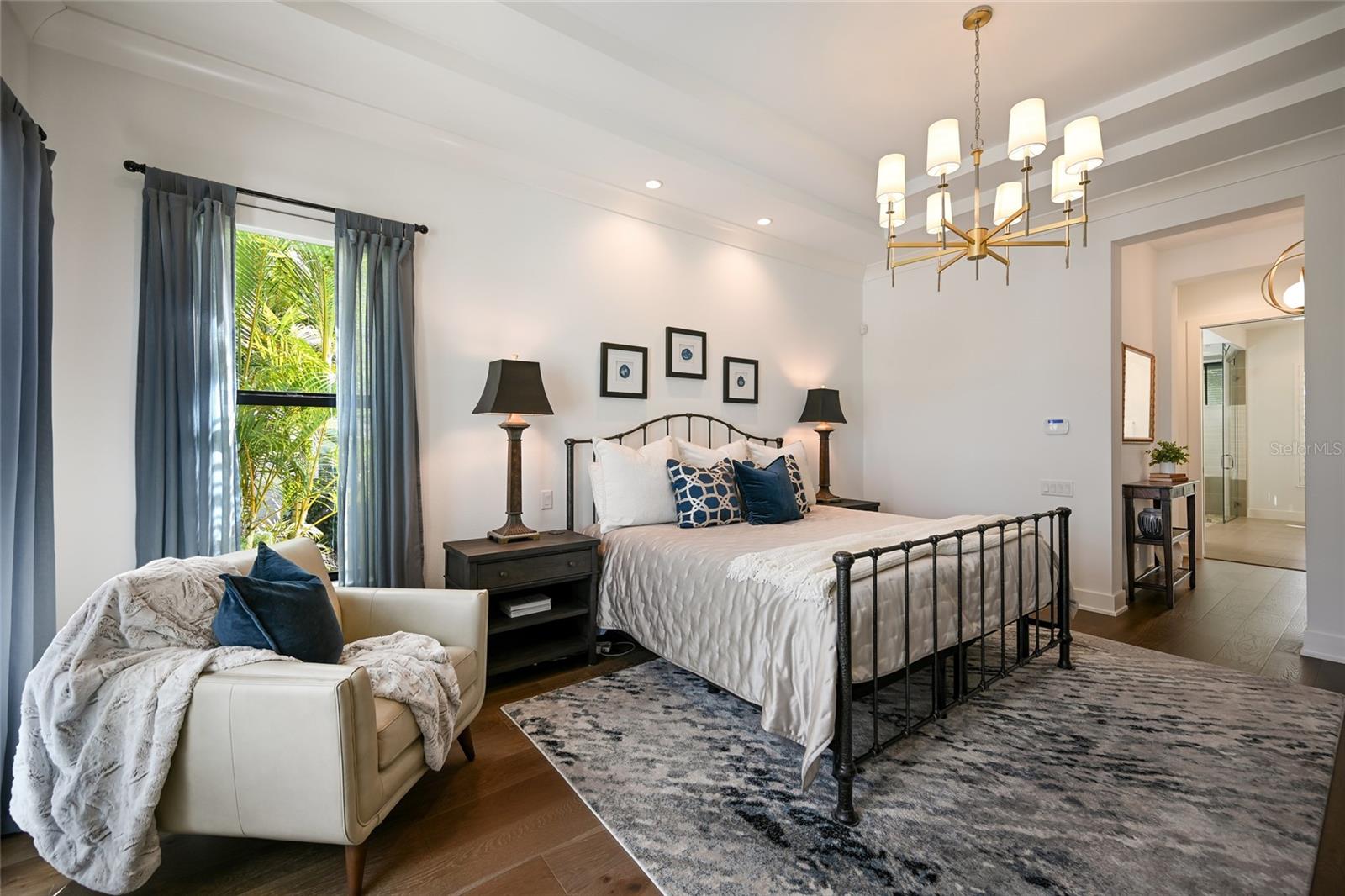 LAKEHOUSE COVE - Residential