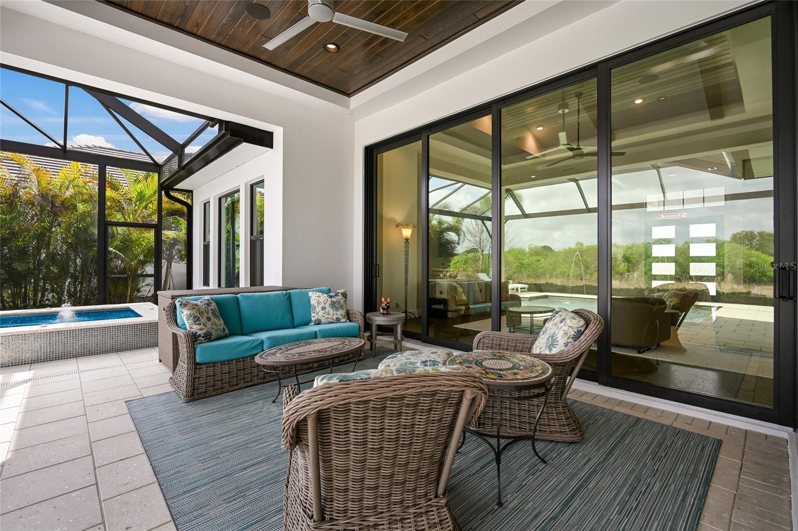 LAKEHOUSE COVE - Residential