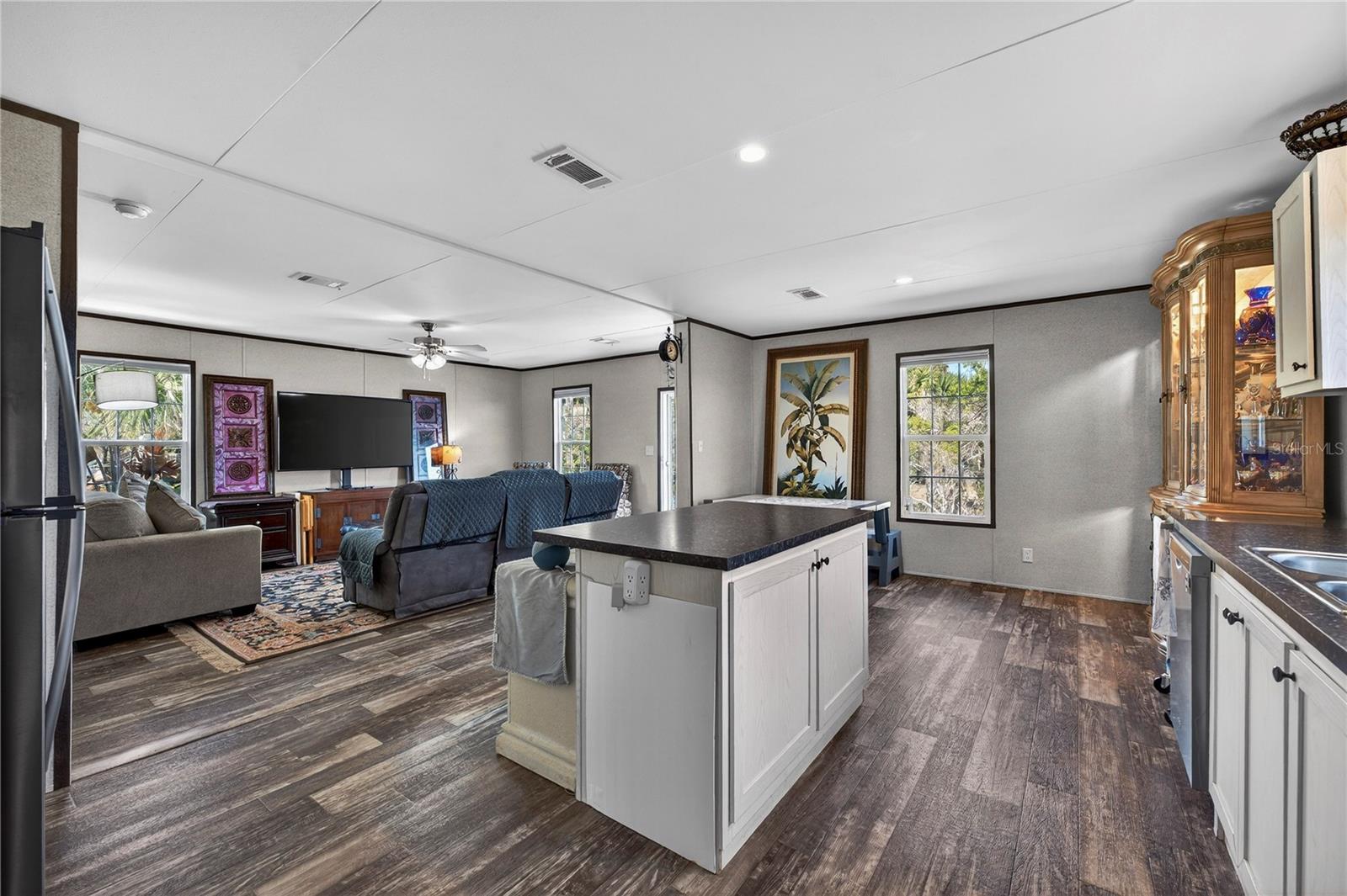 SOUTH WATERFRONT PARK - Residential