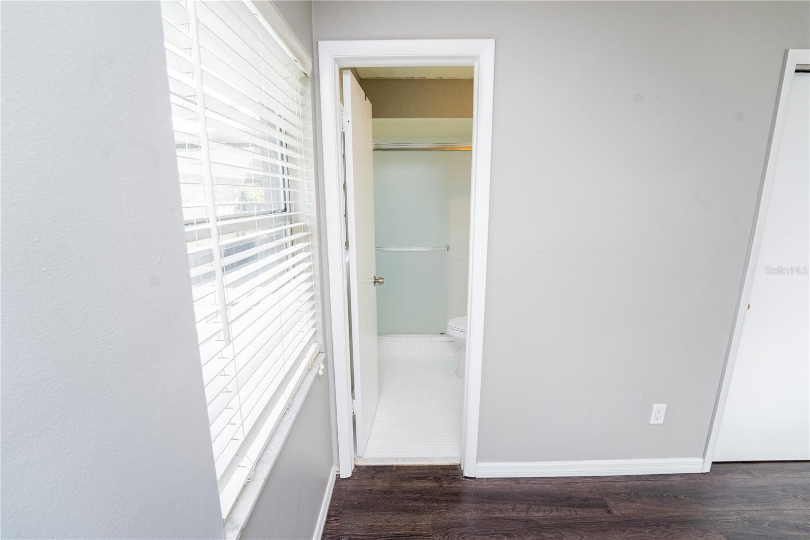 CAMELOT UNIT 2 - Residential Lease