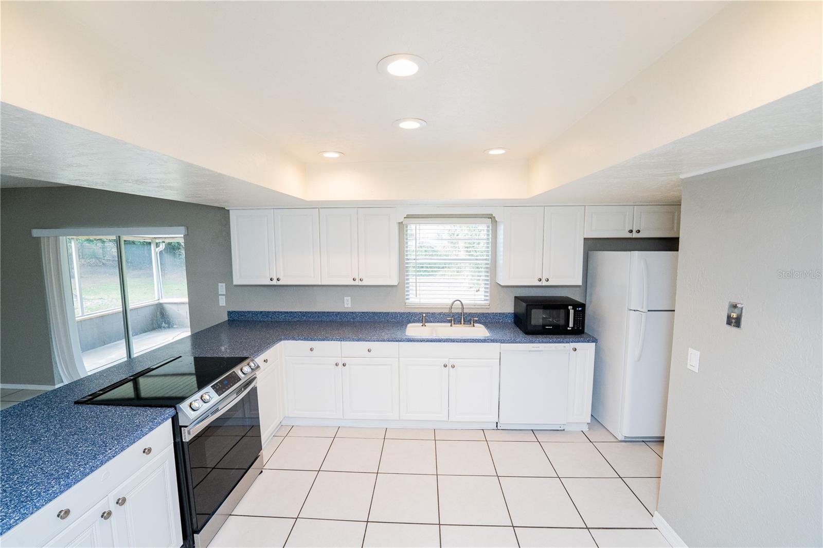 CAMELOT UNIT 2 - Residential Lease