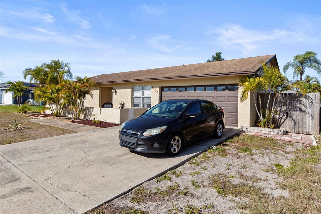 Photo of 3506 33rd Avenue W, Bradenton, FL 34205 (MLS # A4681373)