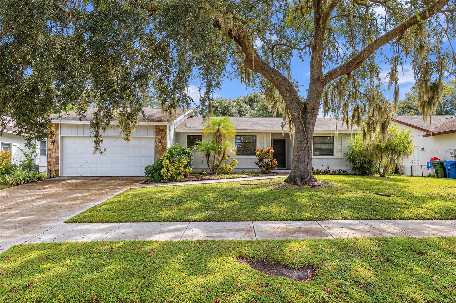 2475 WOOD OAK DRIVE