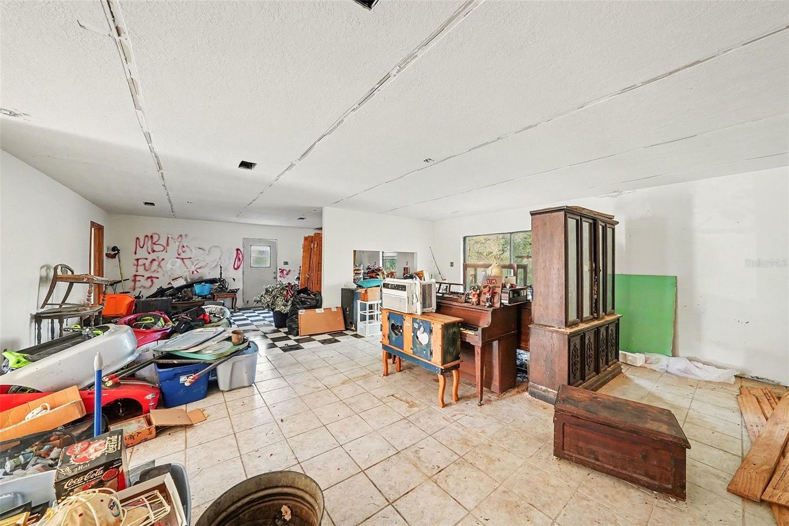 TEMPLE TERRACES - Residential