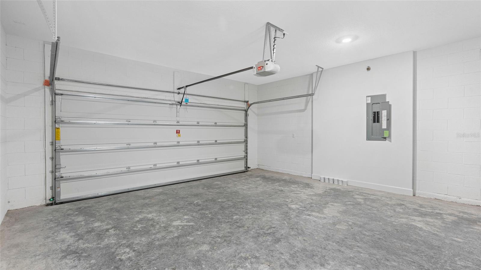 KH CW HAMMOCK OAKS LLC - Residential