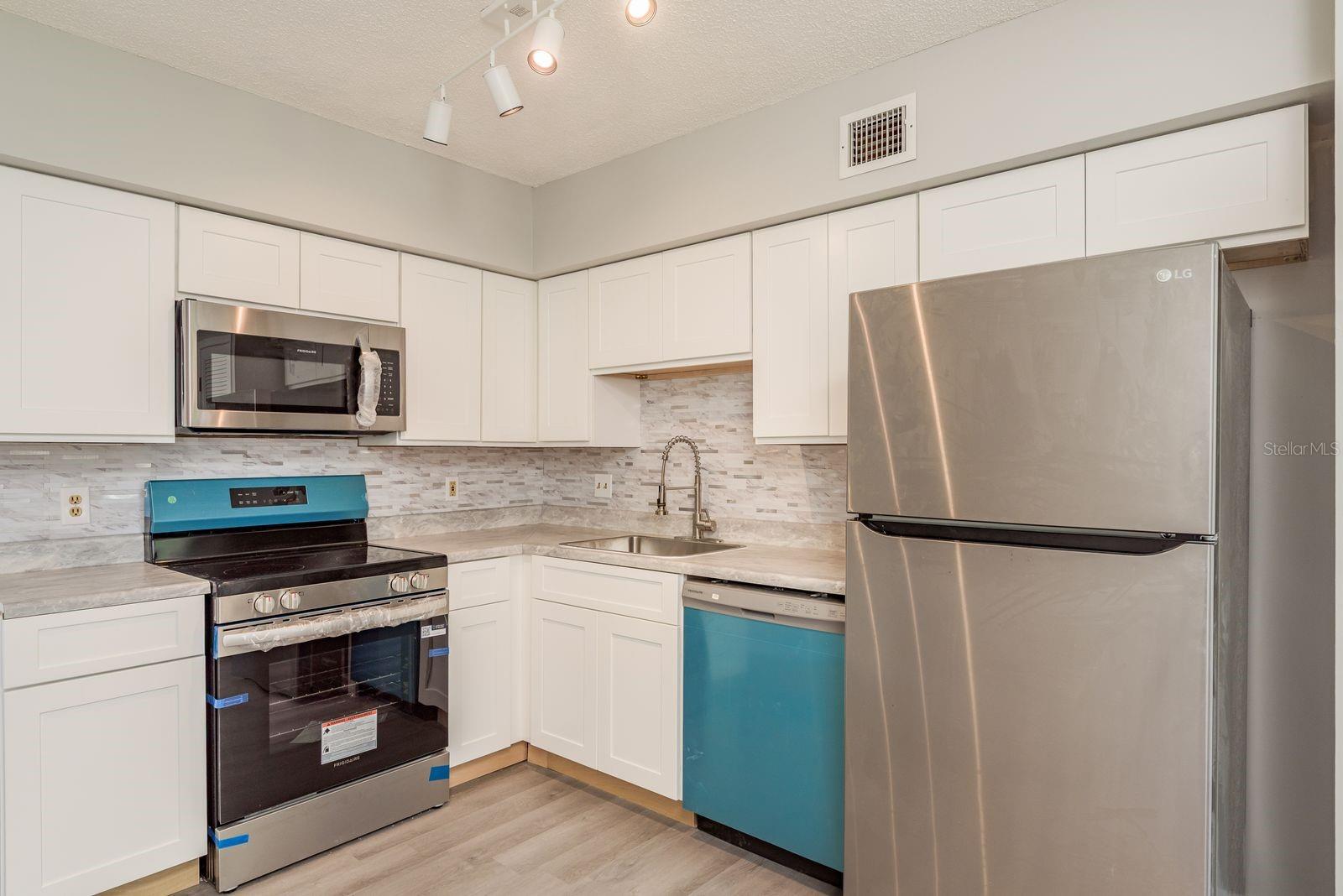 2262 SWEDISH DRIVE 10