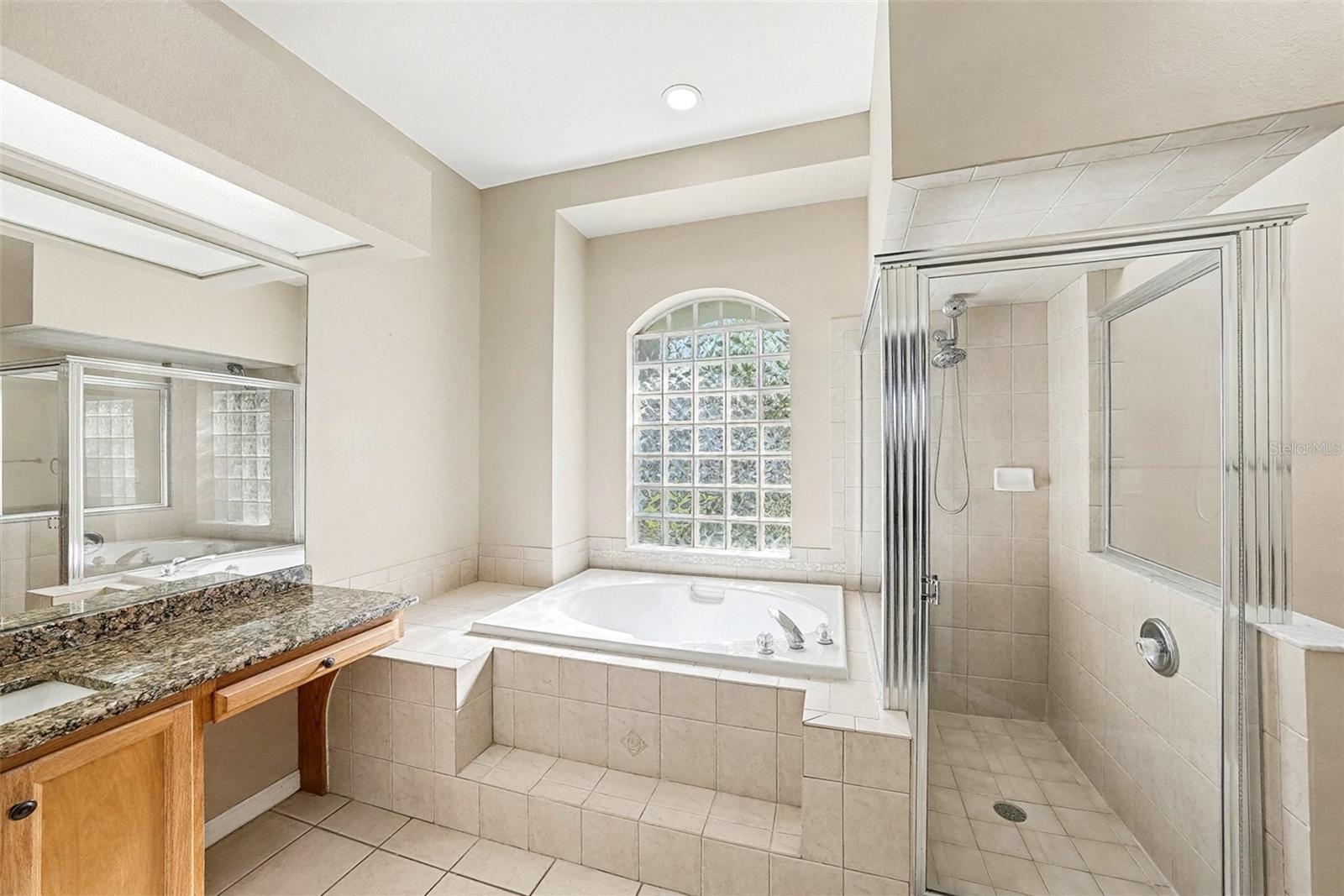 GROVES - Residential