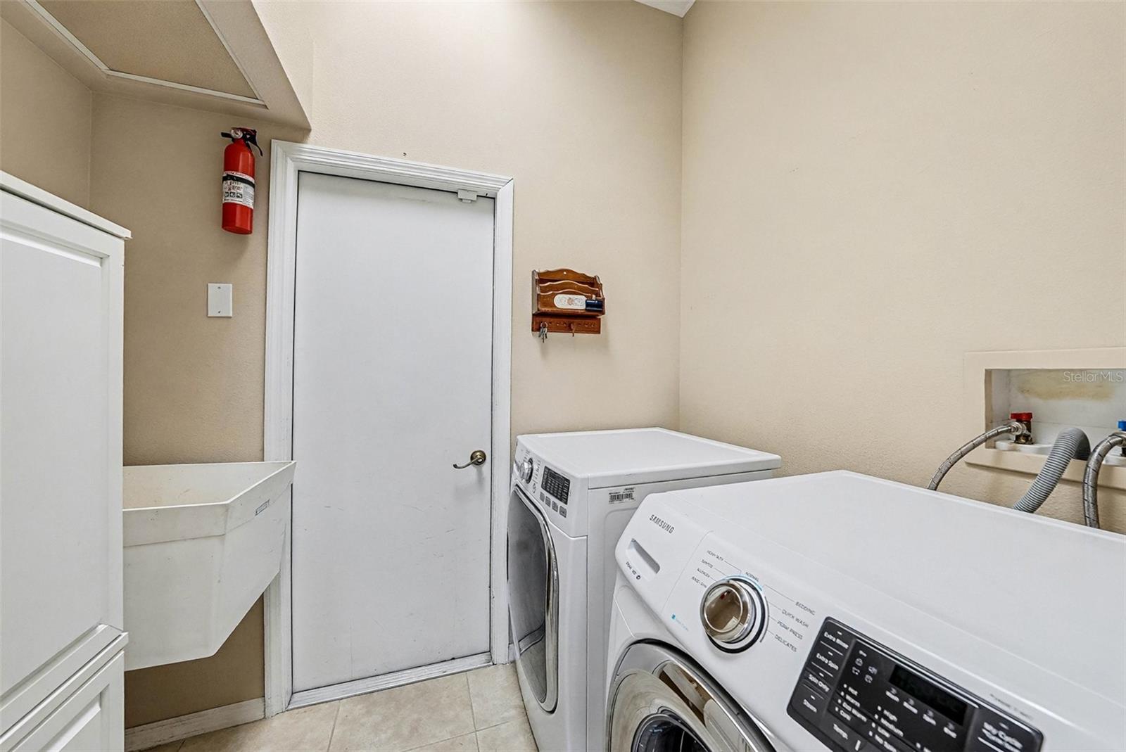 GROVES - Residential